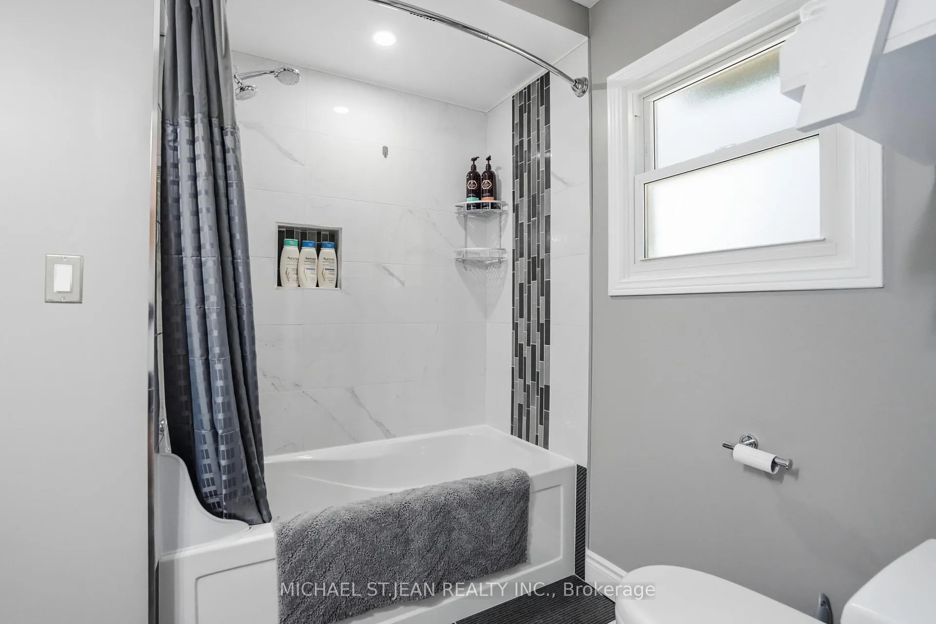 Photo 20 of 45 Sandra Crescent, Grimsby, Grimsby East — HOMEH