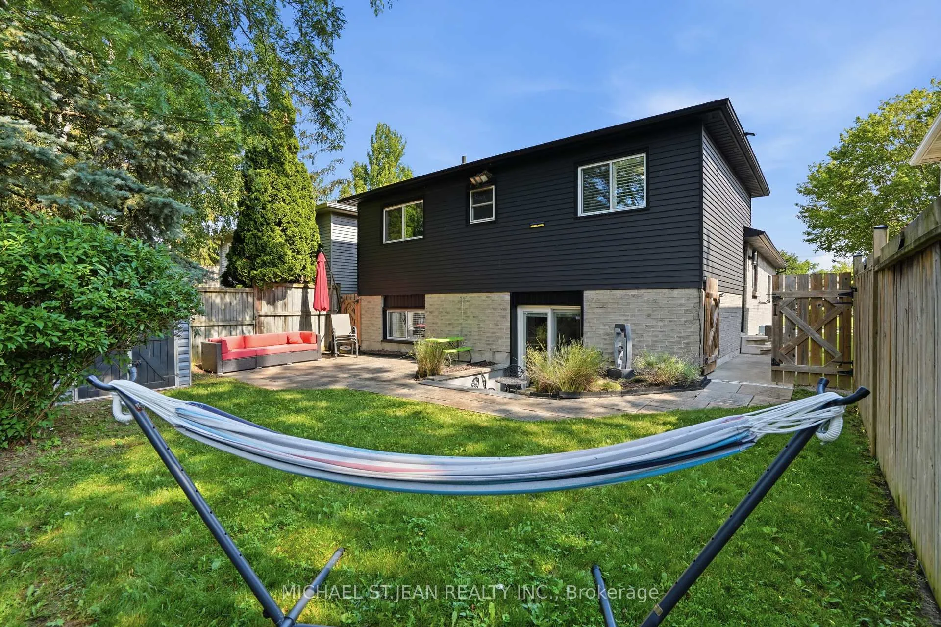 Photo 47 of 45 Sandra Crescent, Grimsby, Grimsby East — HOMEH