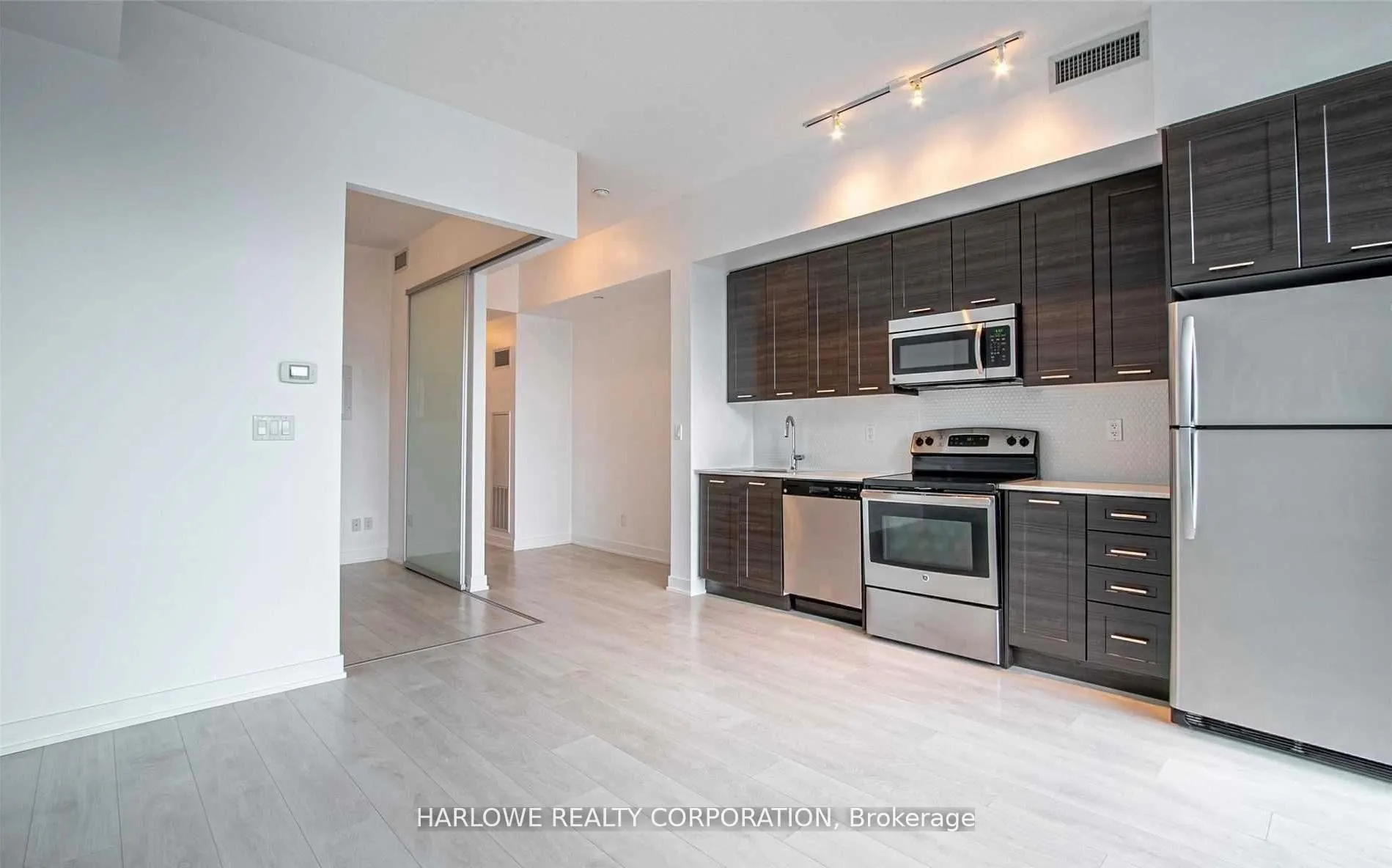 Photo 3 of Unit 708, 50 Bruyeres Mews, Toronto, Waterfront Communities — HOMEH