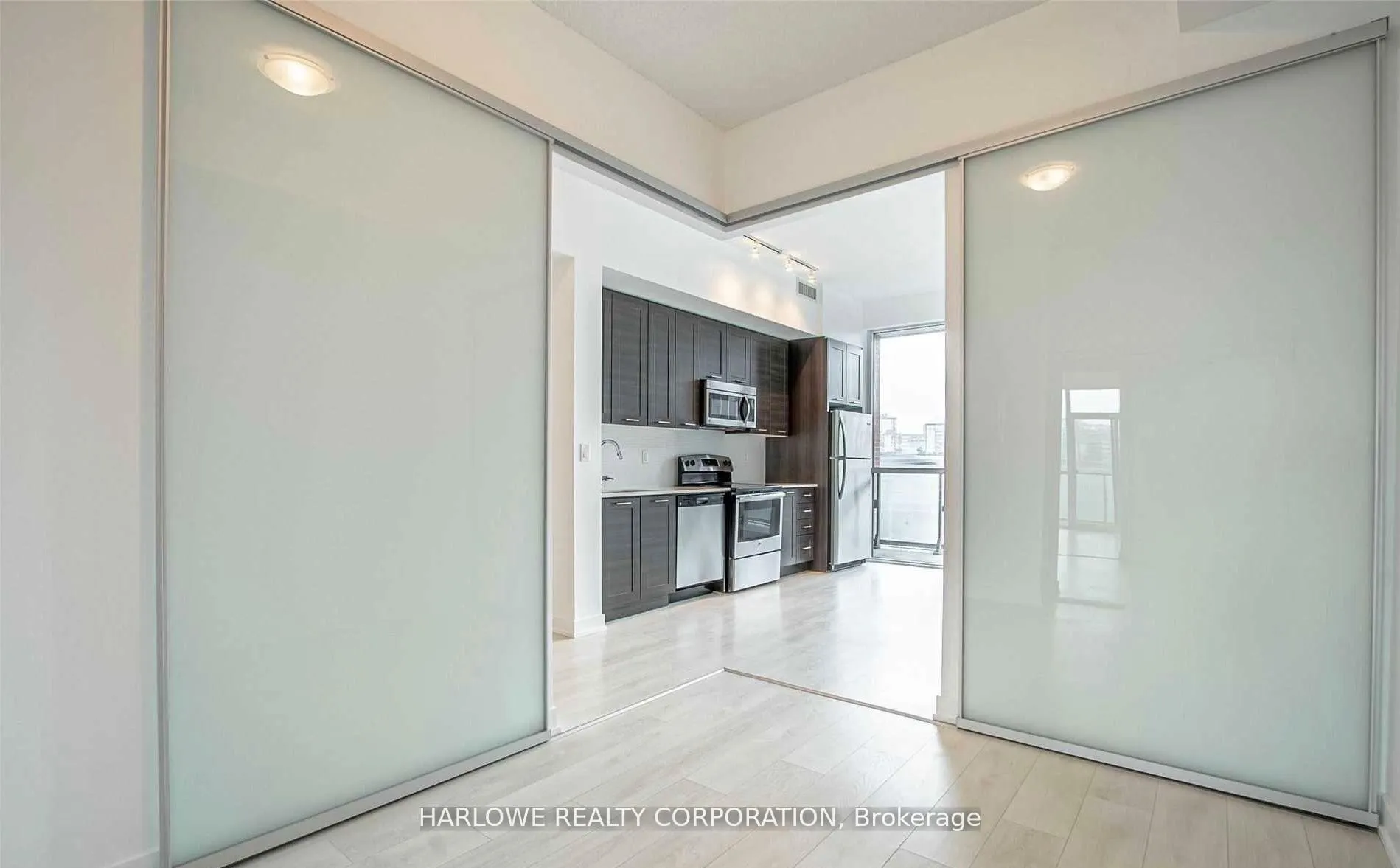 Photo 4 of Unit 708, 50 Bruyeres Mews, Toronto, Waterfront Communities — HOMEH