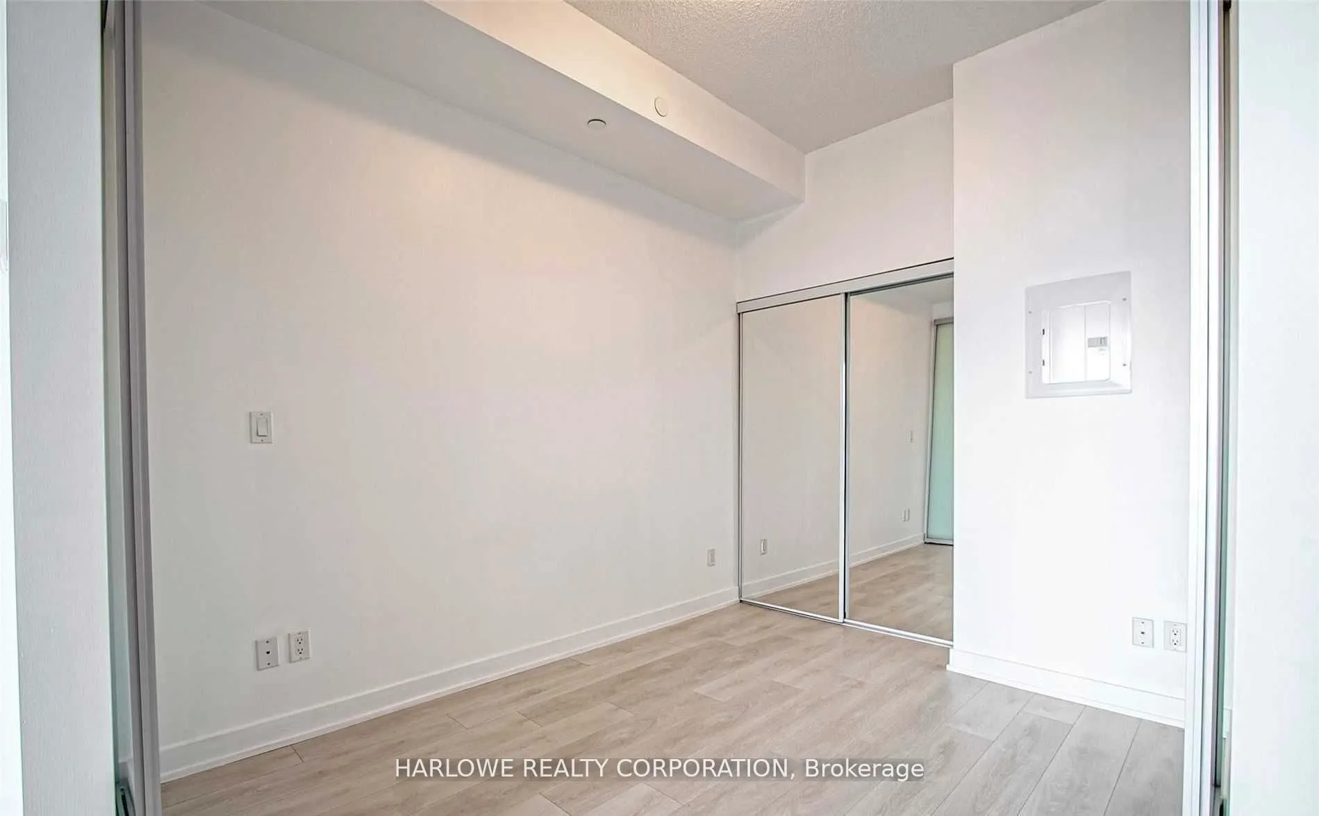 Photo 5 of Unit 708, 50 Bruyeres Mews, Toronto, Waterfront Communities — HOMEH
