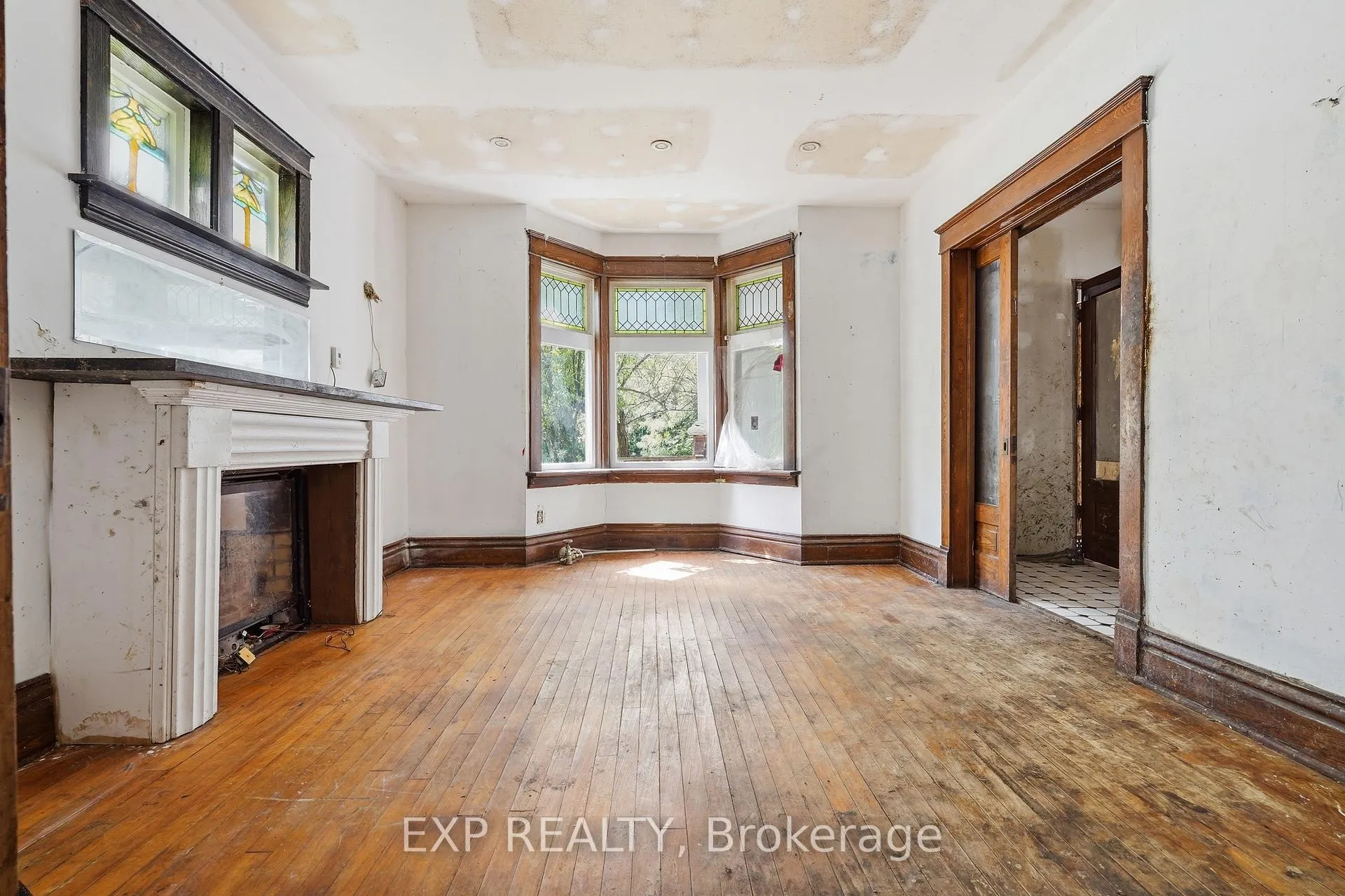 Photo 2 of 45 Pandora Avenue N, Kitchener, King East — HOMEH