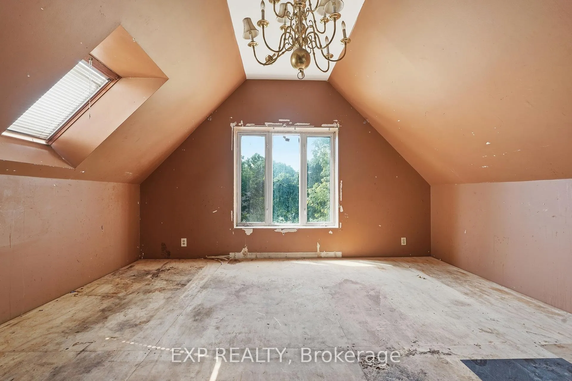 Photo 11 of 45 Pandora Avenue N, Kitchener, King East — HOMEH