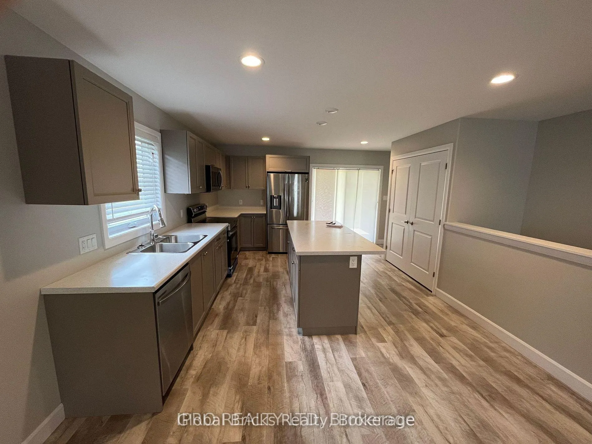 Photo 4 of 231 Manning Drive, Chatham-Kent — HOMEH
