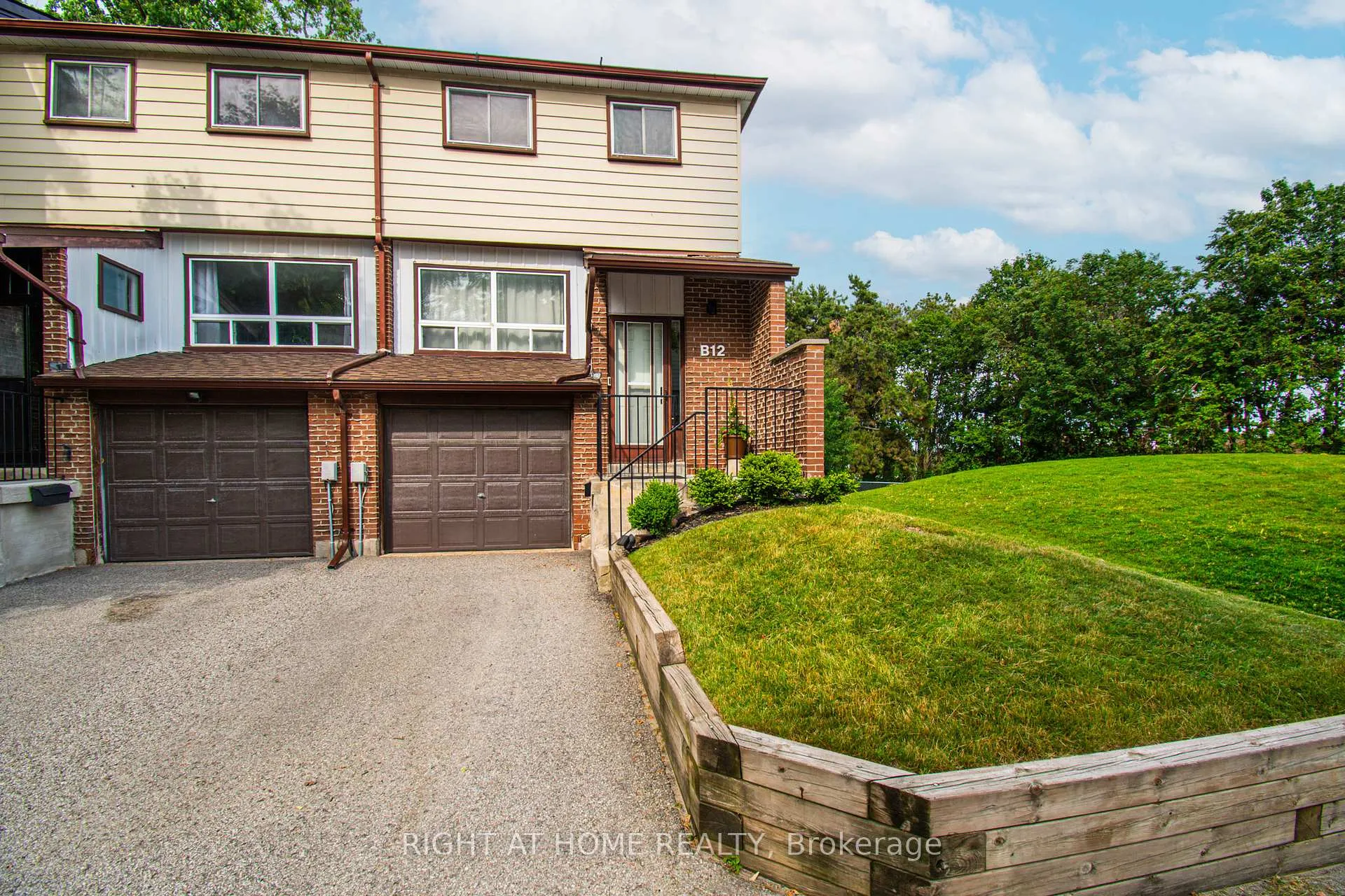 Photo 1 of Unit B12, 63 Ferris Lane, Barrie, Bayfield — HOMEH