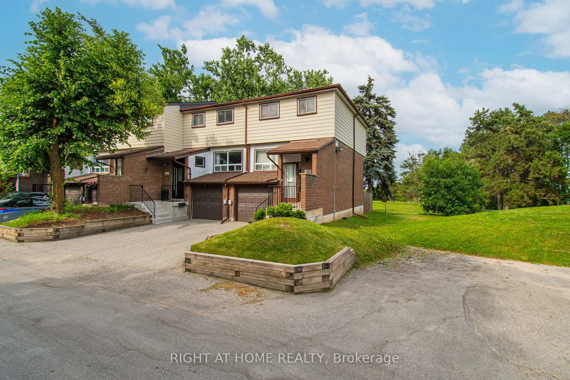 Photo 3 of Unit B12, 63 Ferris Lane, Barrie, Bayfield — HOMEH