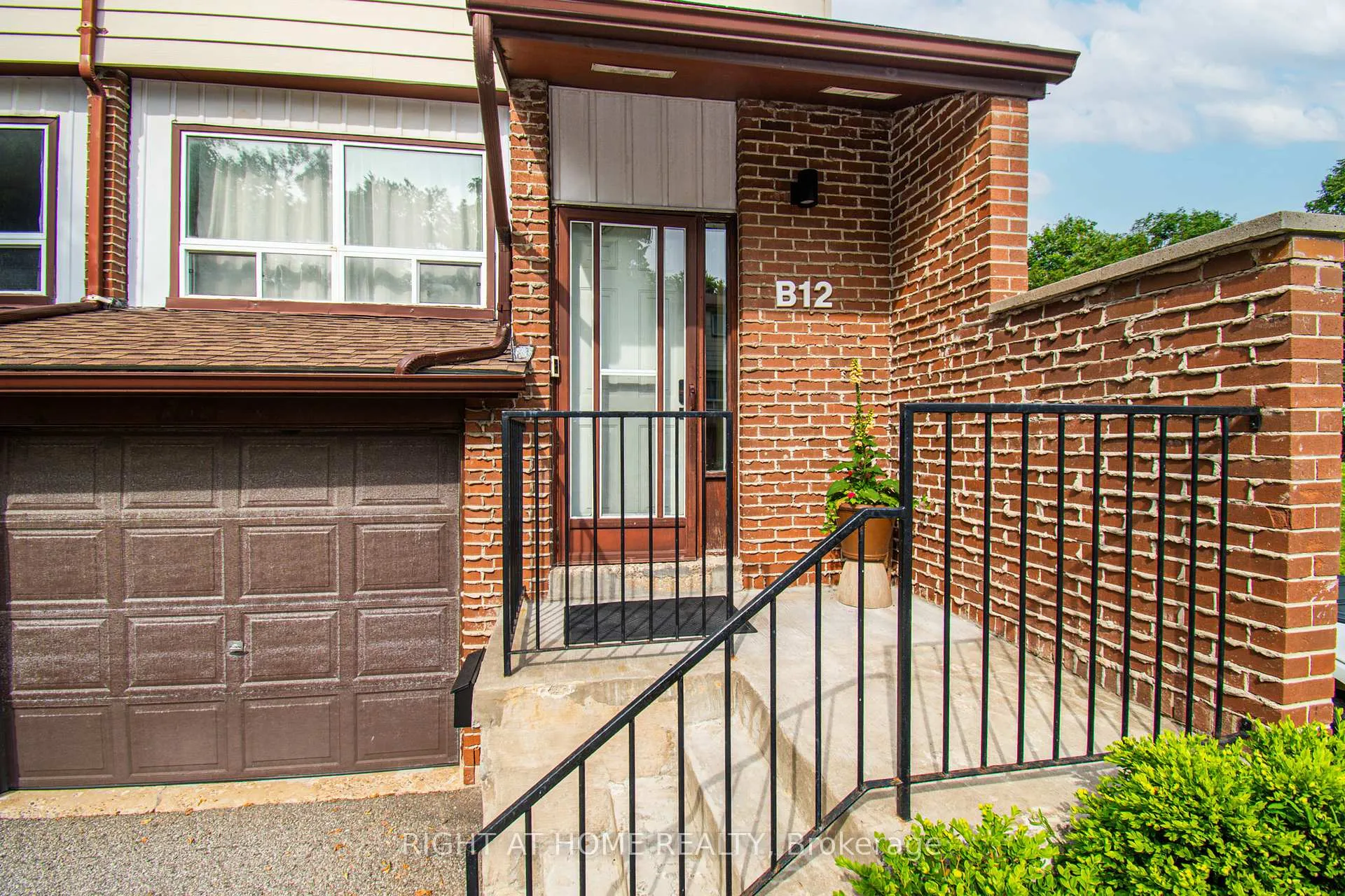 Photo 4 of Unit B12, 63 Ferris Lane, Barrie, Bayfield — HOMEH