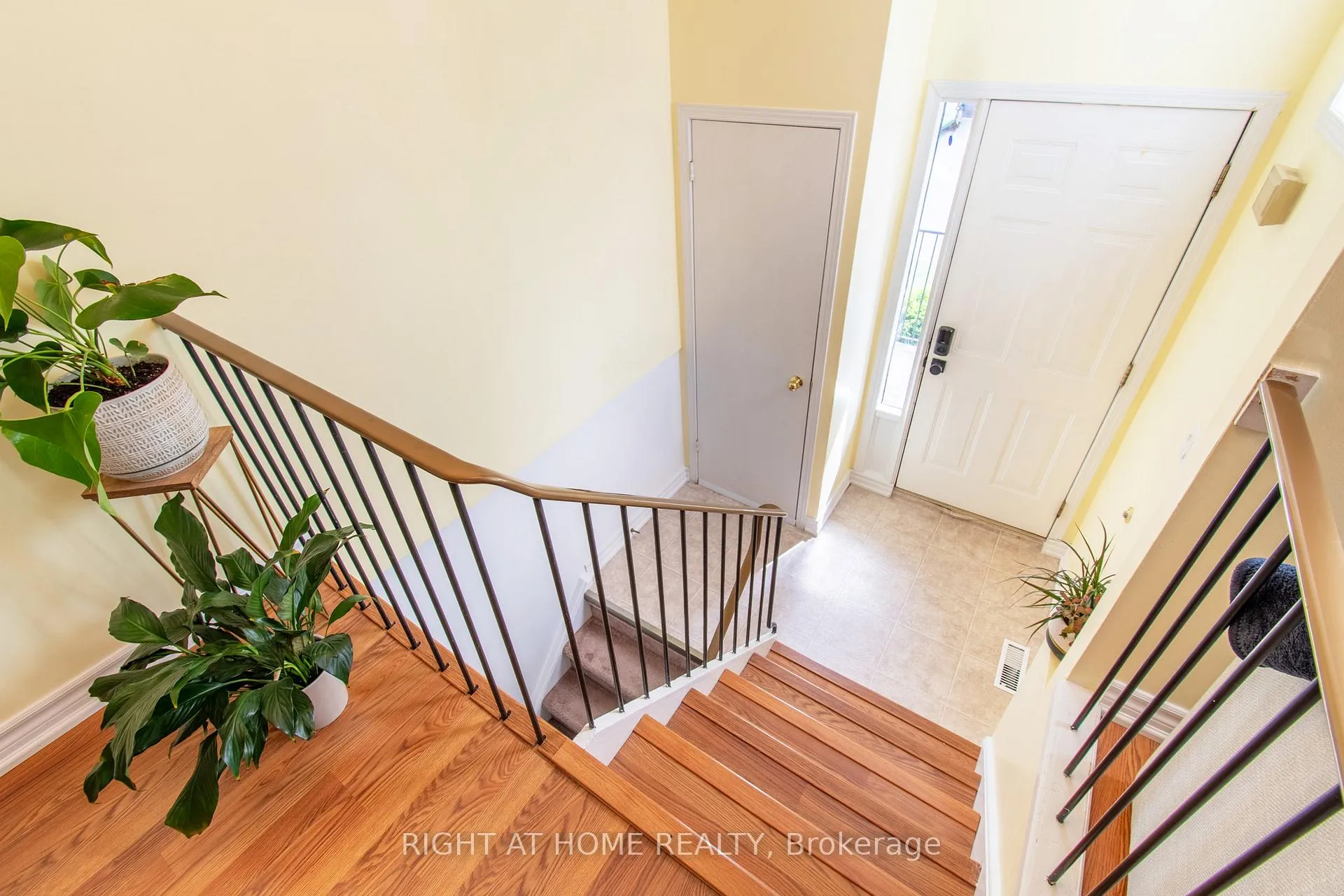 Photo 5 of Unit B12, 63 Ferris Lane, Barrie, Bayfield — HOMEH