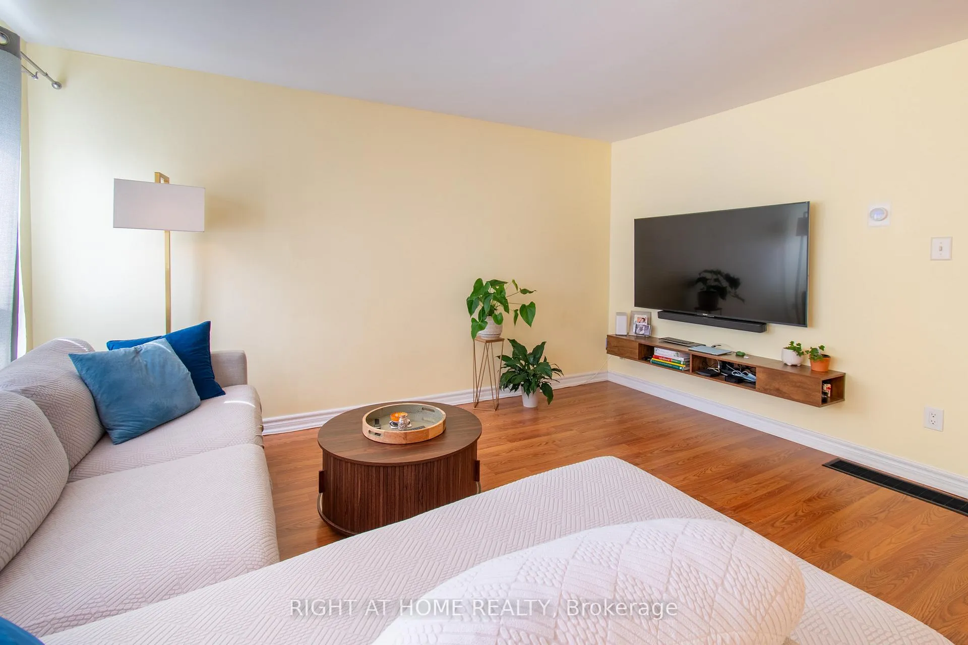 Photo 7 of Unit B12, 63 Ferris Lane, Barrie, Bayfield — HOMEH