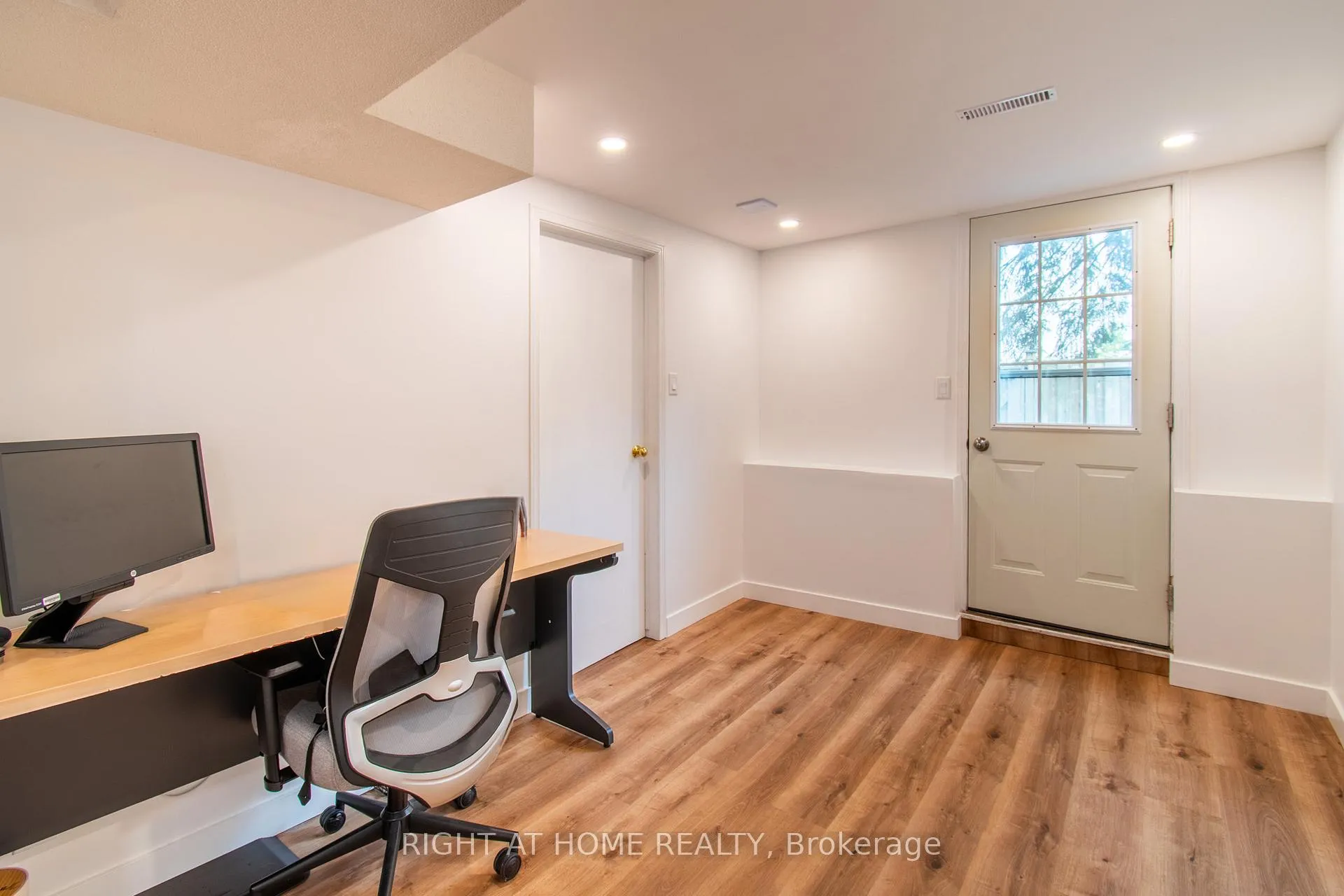 Photo 23 of Unit B12, 63 Ferris Lane, Barrie, Bayfield — HOMEH