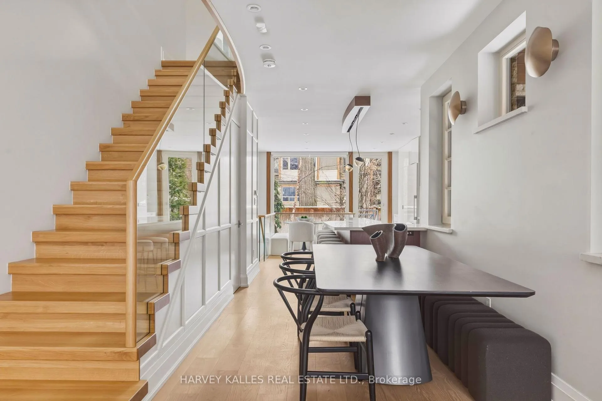 Photo 7 of 94 B Admiral Road, Toronto, The Annex — HOMEH