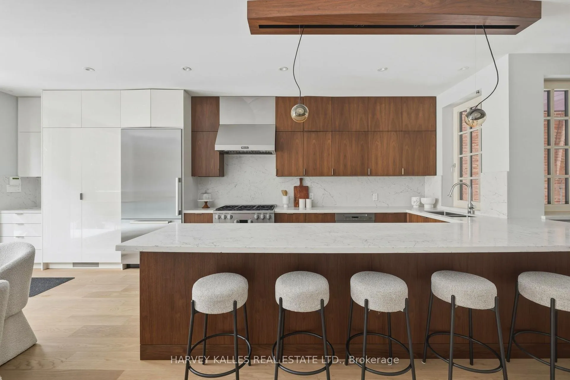 Photo 10 of 94 B Admiral Road, Toronto, The Annex — HOMEH