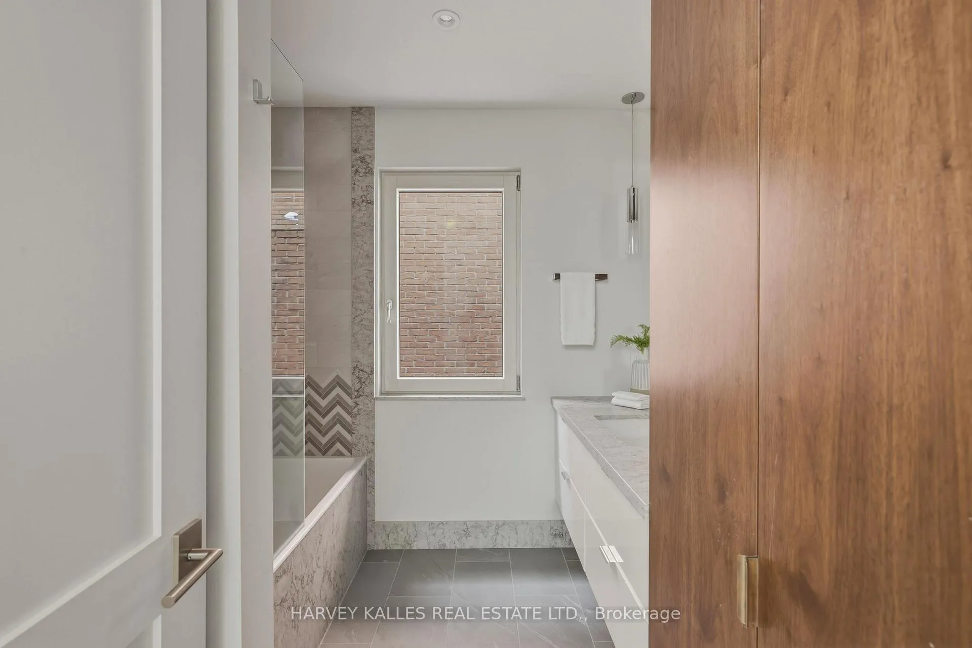 Photo 21 of 94 B Admiral Road, Toronto, The Annex — HOMEH