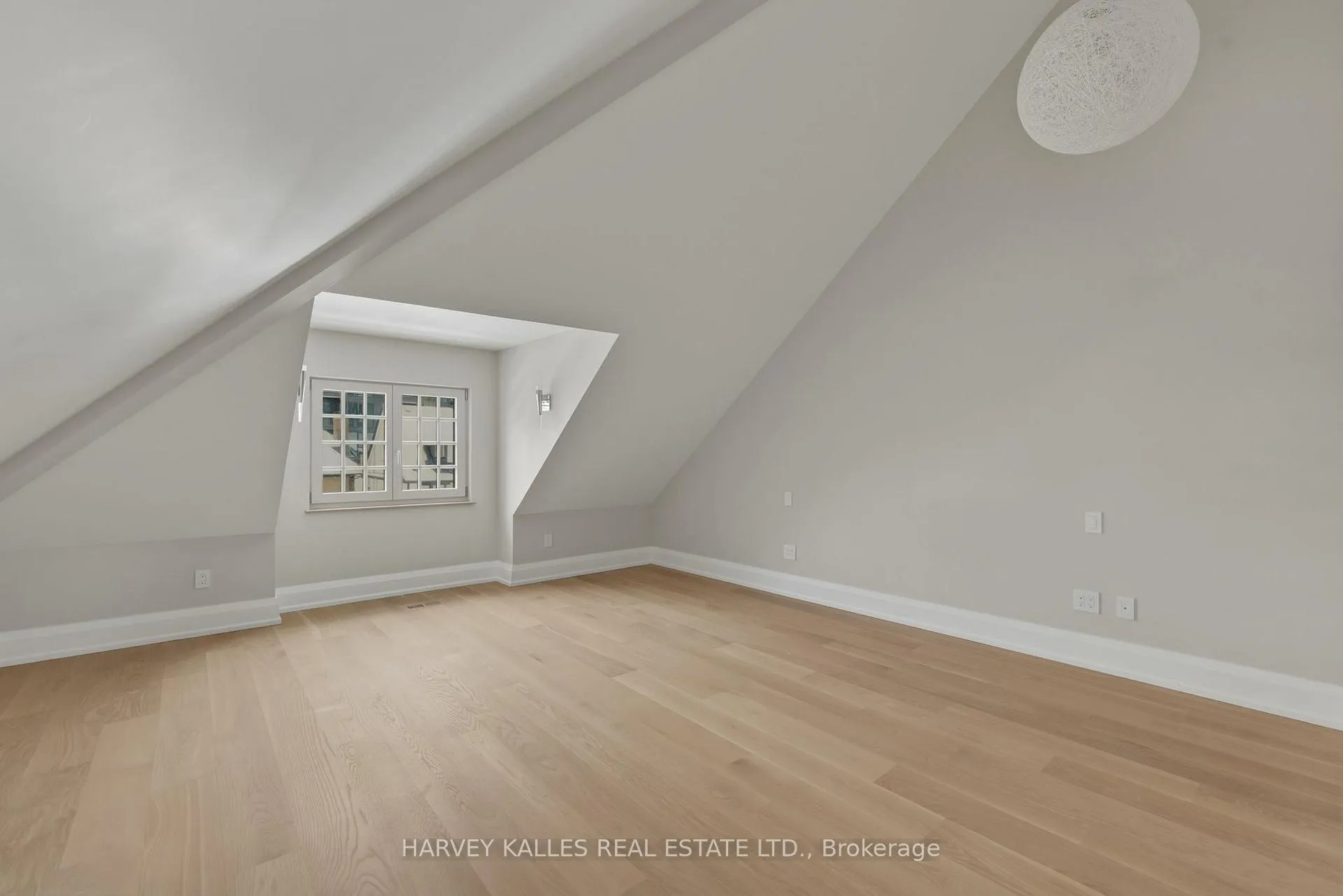 Photo 32 of 94 B Admiral Road, Toronto, The Annex — HOMEH