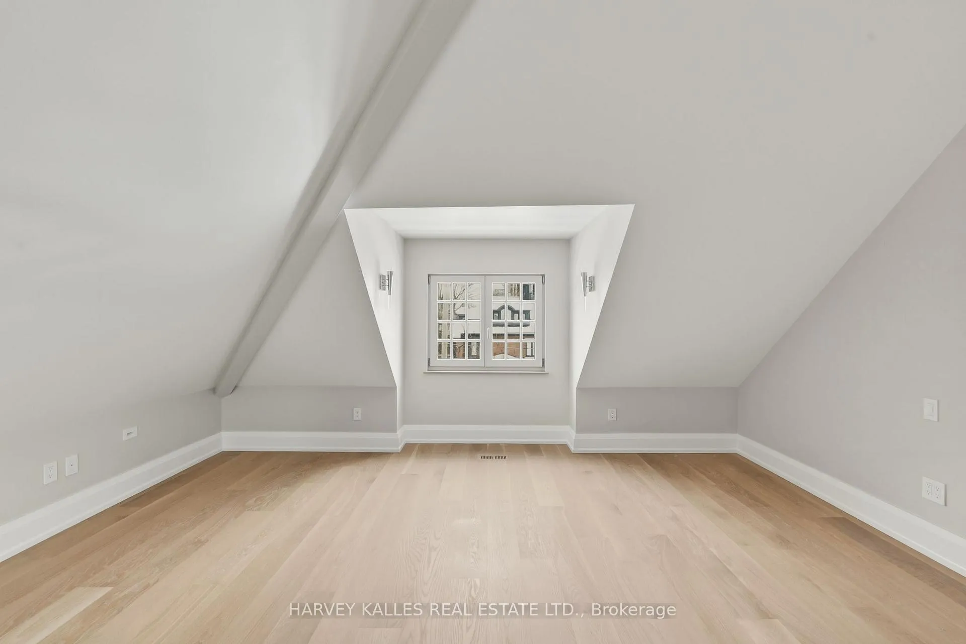 Photo 33 of 94 B Admiral Road, Toronto, The Annex — HOMEH