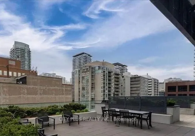Photo 6 of Unit 3201, 8 Eglinton Avenue E, Toronto, Mount Pleasant West — HOMEH