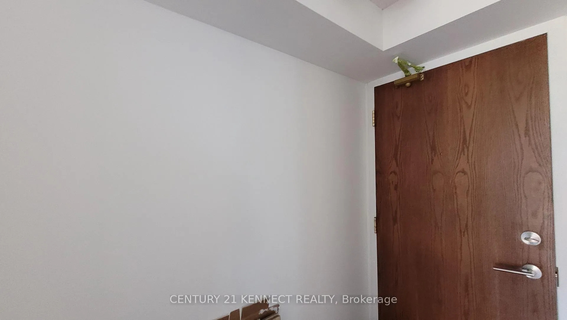 Photo 9 of Unit 411, 23 Oneida Crescent, Richmond Hill, Langstaff — HOMEH