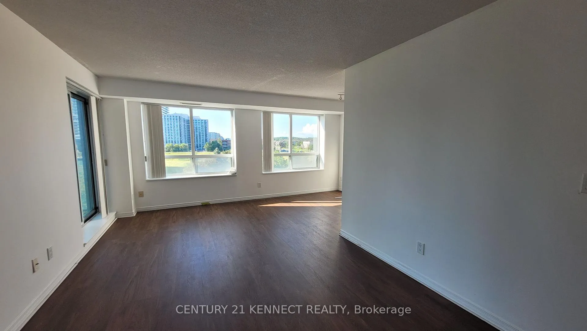 Photo 12 of Unit 411, 23 Oneida Crescent, Richmond Hill, Langstaff — HOMEH