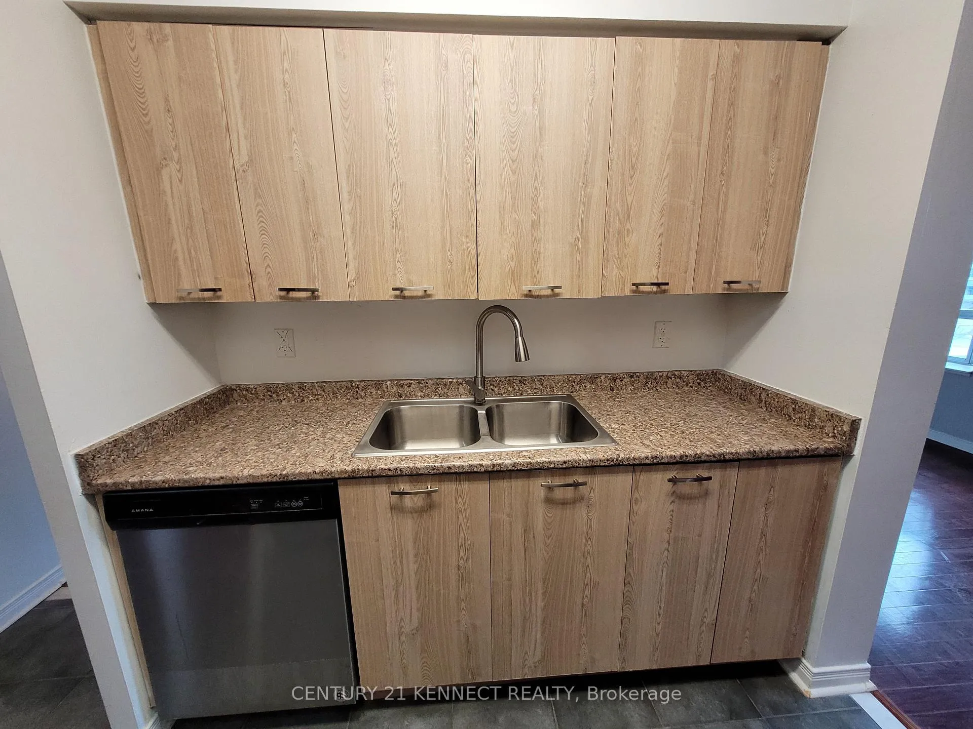 Photo 16 of Unit 411, 23 Oneida Crescent, Richmond Hill, Langstaff — HOMEH