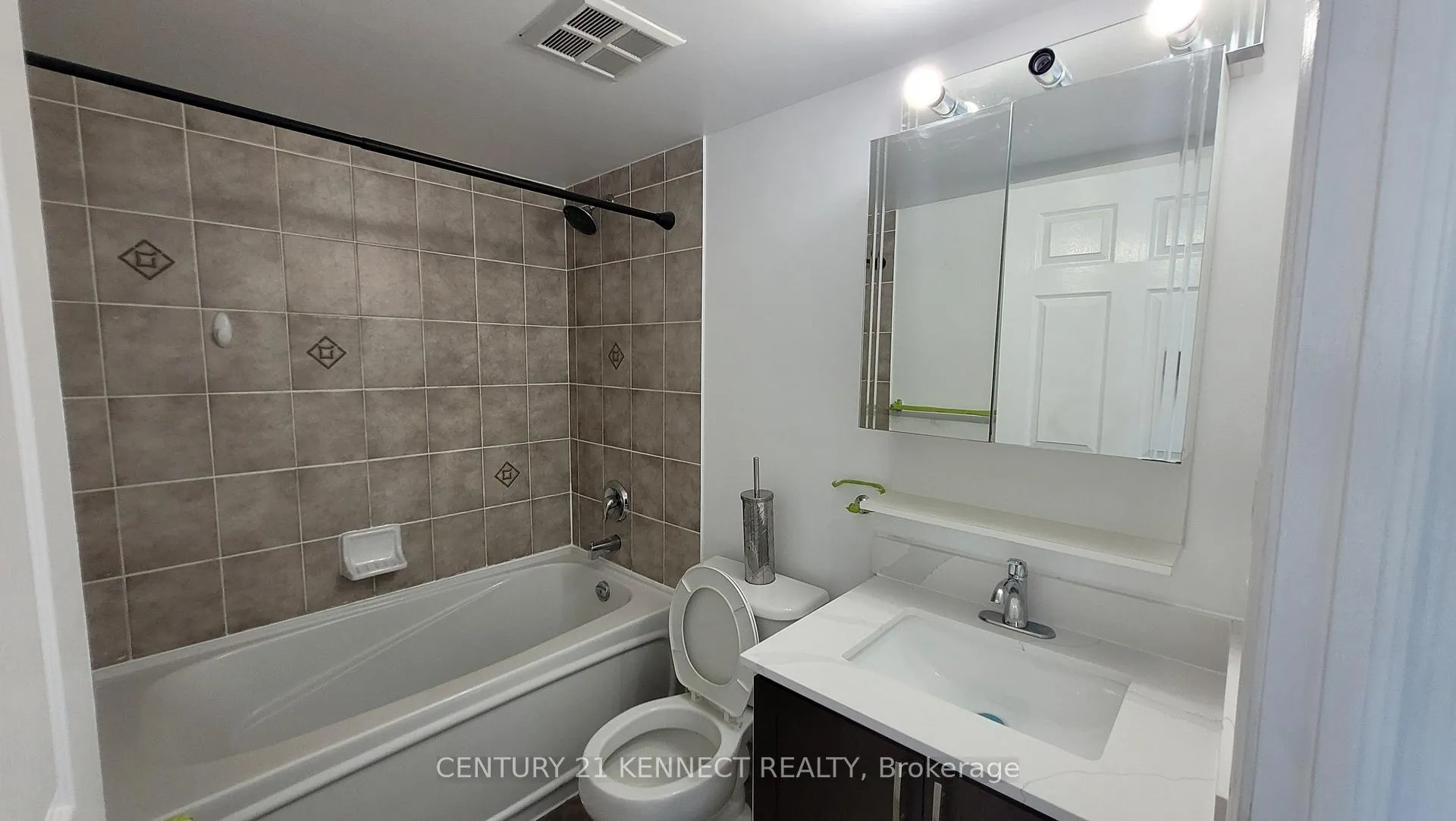 Photo 19 of Unit 411, 23 Oneida Crescent, Richmond Hill, Langstaff — HOMEH