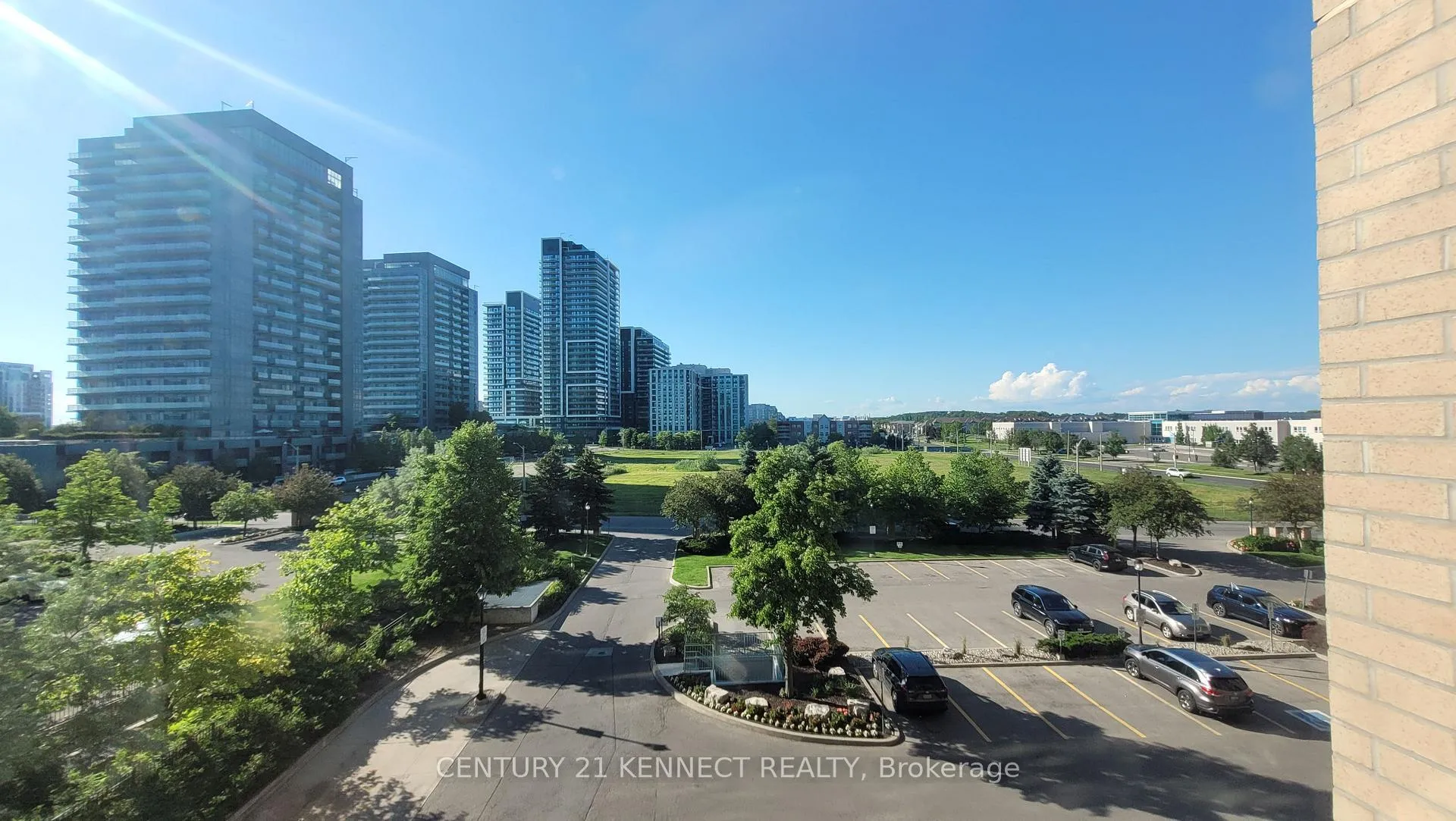 Photo 24 of Unit 411, 23 Oneida Crescent, Richmond Hill, Langstaff — HOMEH