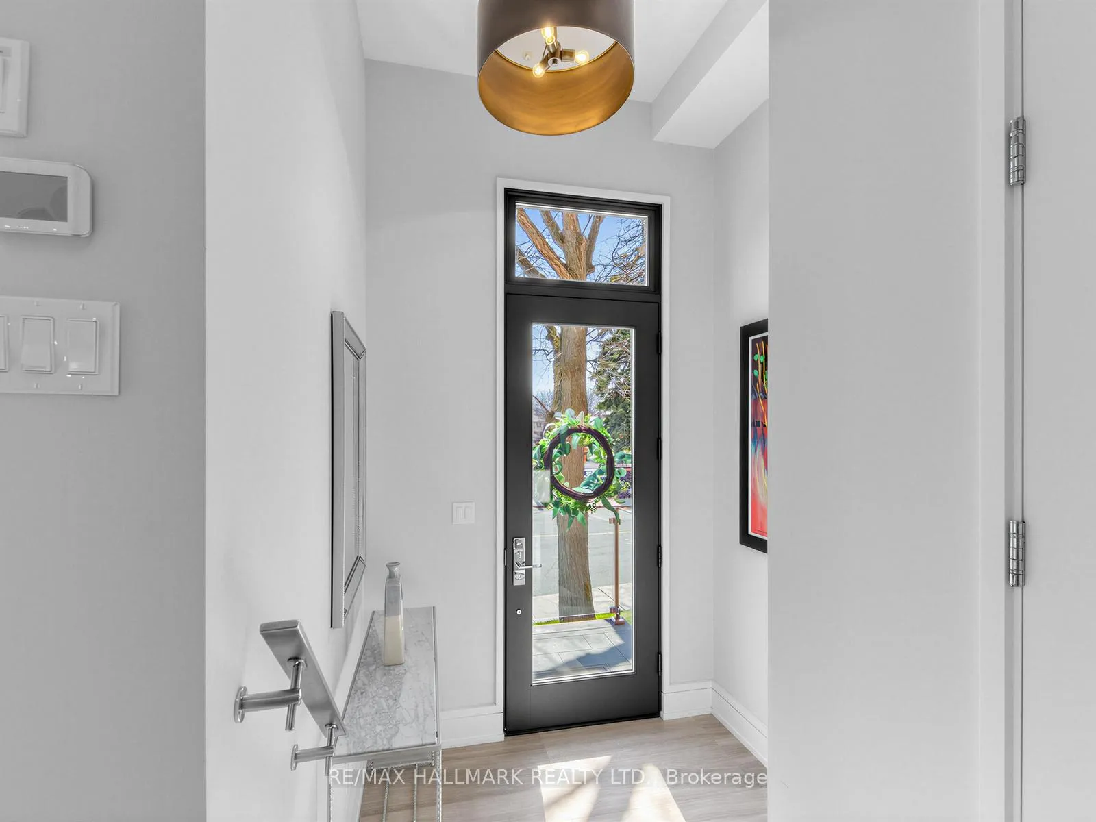 Photo 3 of 1 Thurloe Avenue, Toronto, Mount Pleasant West — HOMEH
