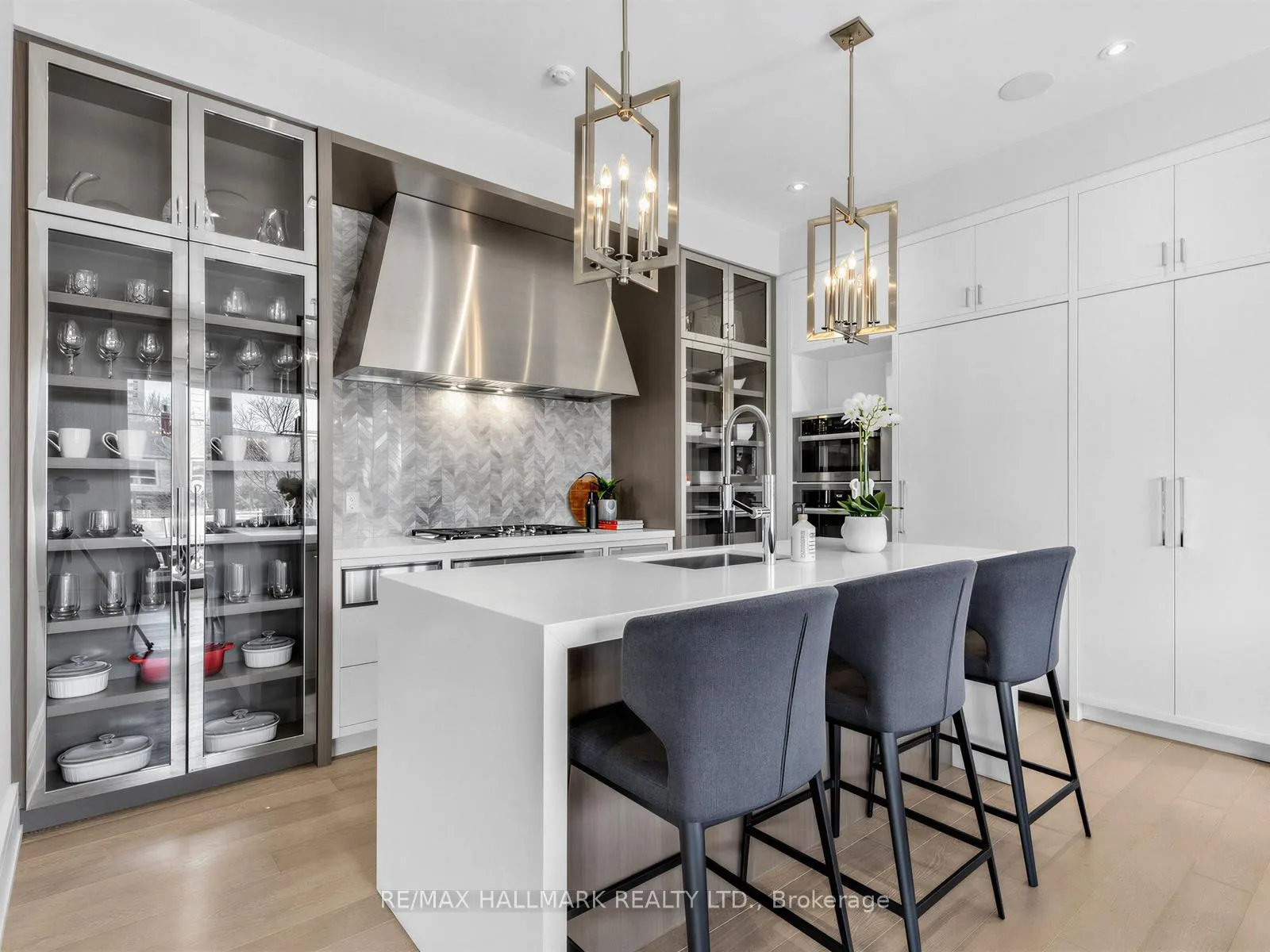 Photo 7 of 1 Thurloe Avenue, Toronto, Mount Pleasant West — HOMEH
