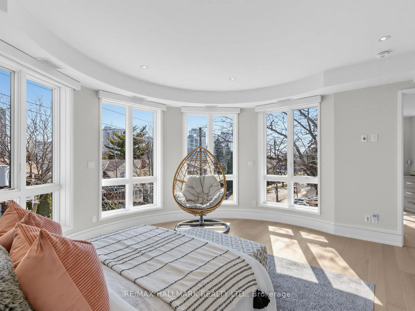 Photo 17 of 1 Thurloe Avenue, Toronto, Mount Pleasant West — HOMEH
