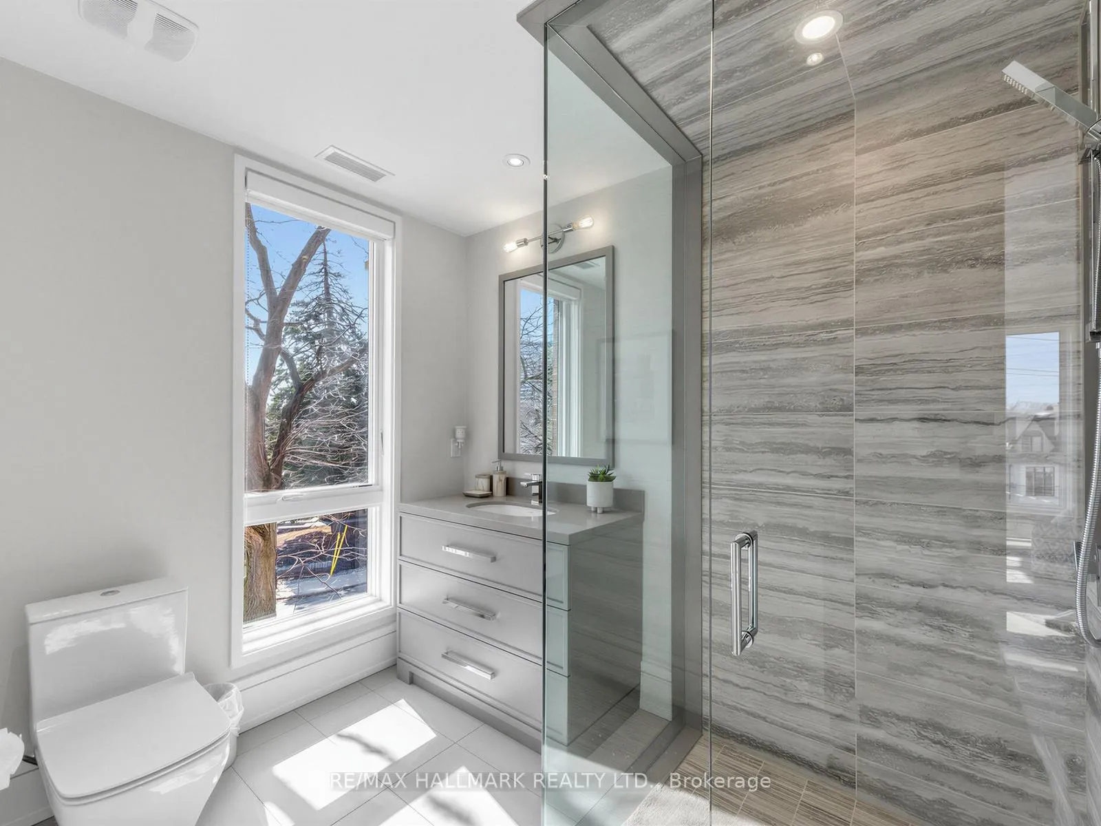 Photo 19 of 1 Thurloe Avenue, Toronto, Mount Pleasant West — HOMEH