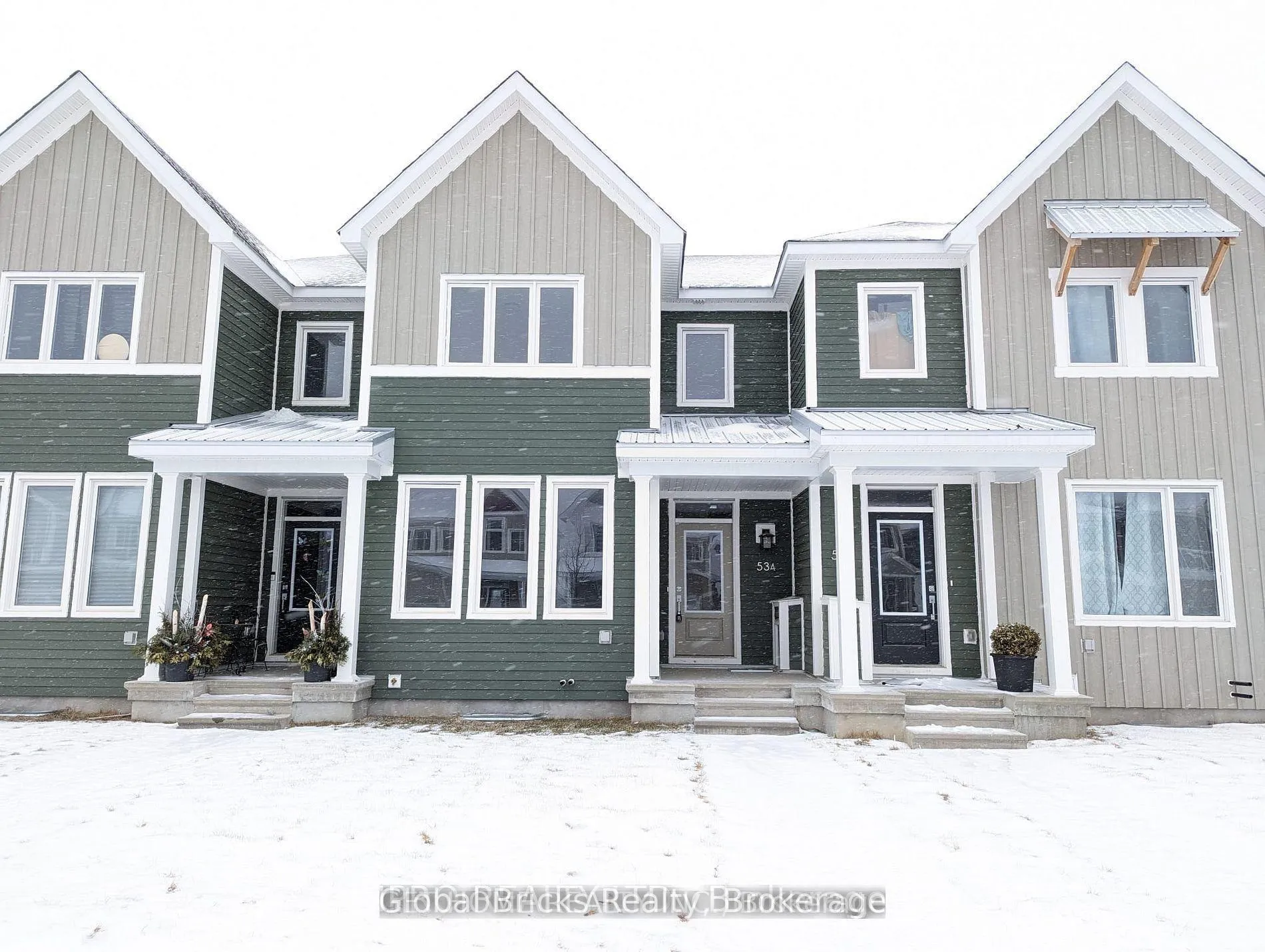 Photo 1 of 534 Oldenburg Avenue, Ottawa, Btwn Franktown Rd. & Fallowfield Rd. — HOMEH