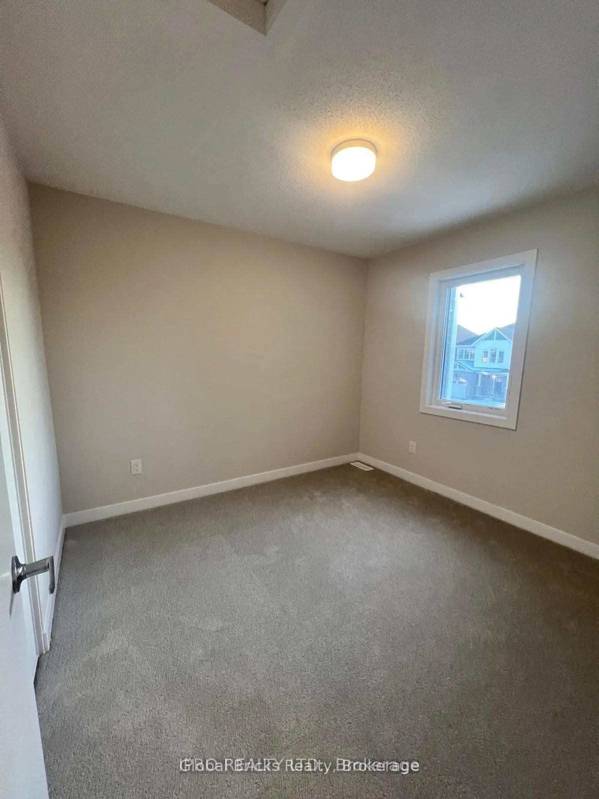 Photo 13 of 534 Oldenburg Avenue, Ottawa, Btwn Franktown Rd. & Fallowfield Rd. — HOMEH