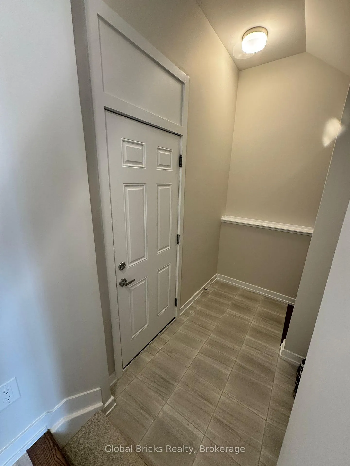 Photo 20 of 534 Oldenburg Avenue, Ottawa, Btwn Franktown Rd. & Fallowfield Rd. — HOMEH