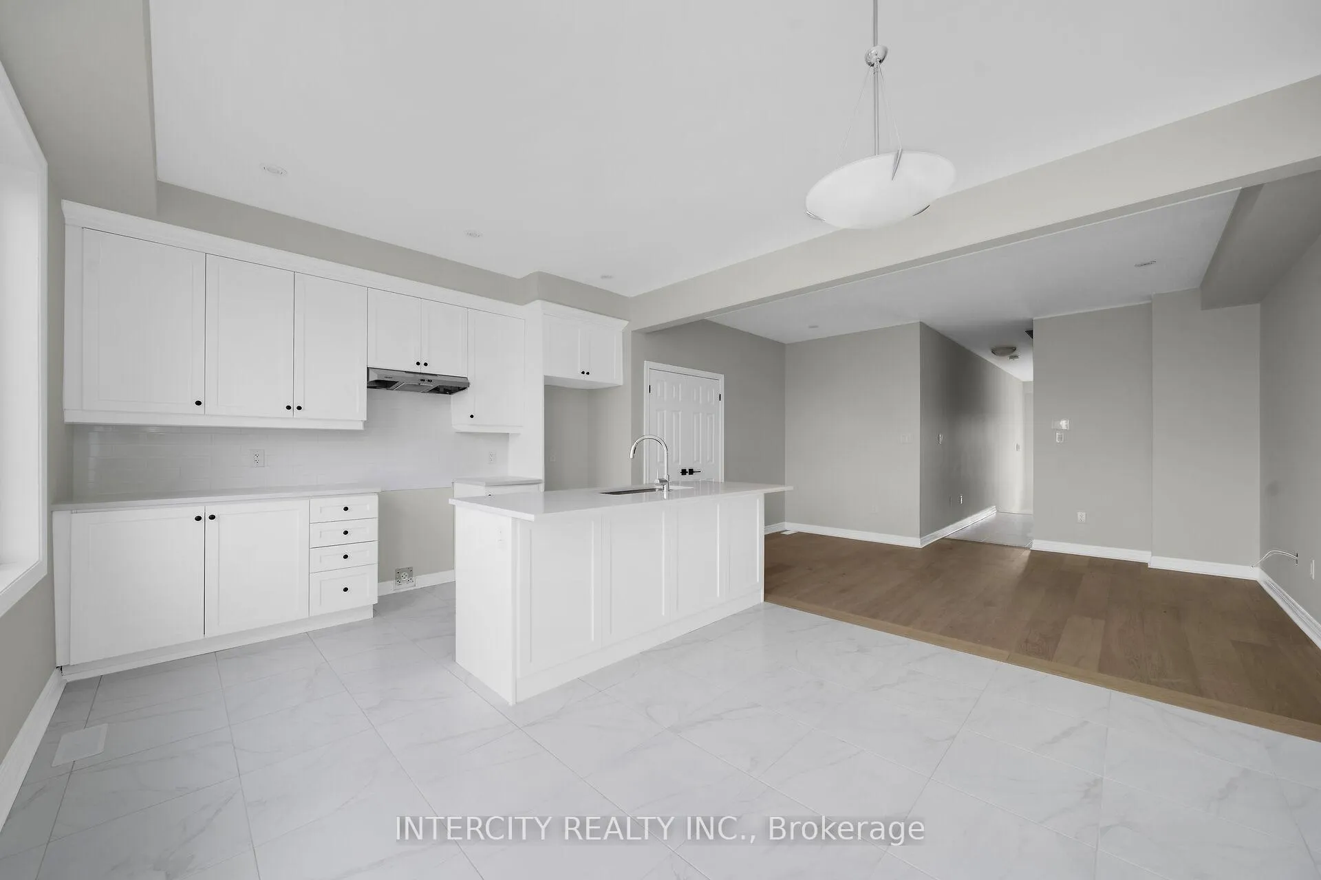 Photo 7 of 51 Johann Drive, Markham, Middlefield — HOMEH