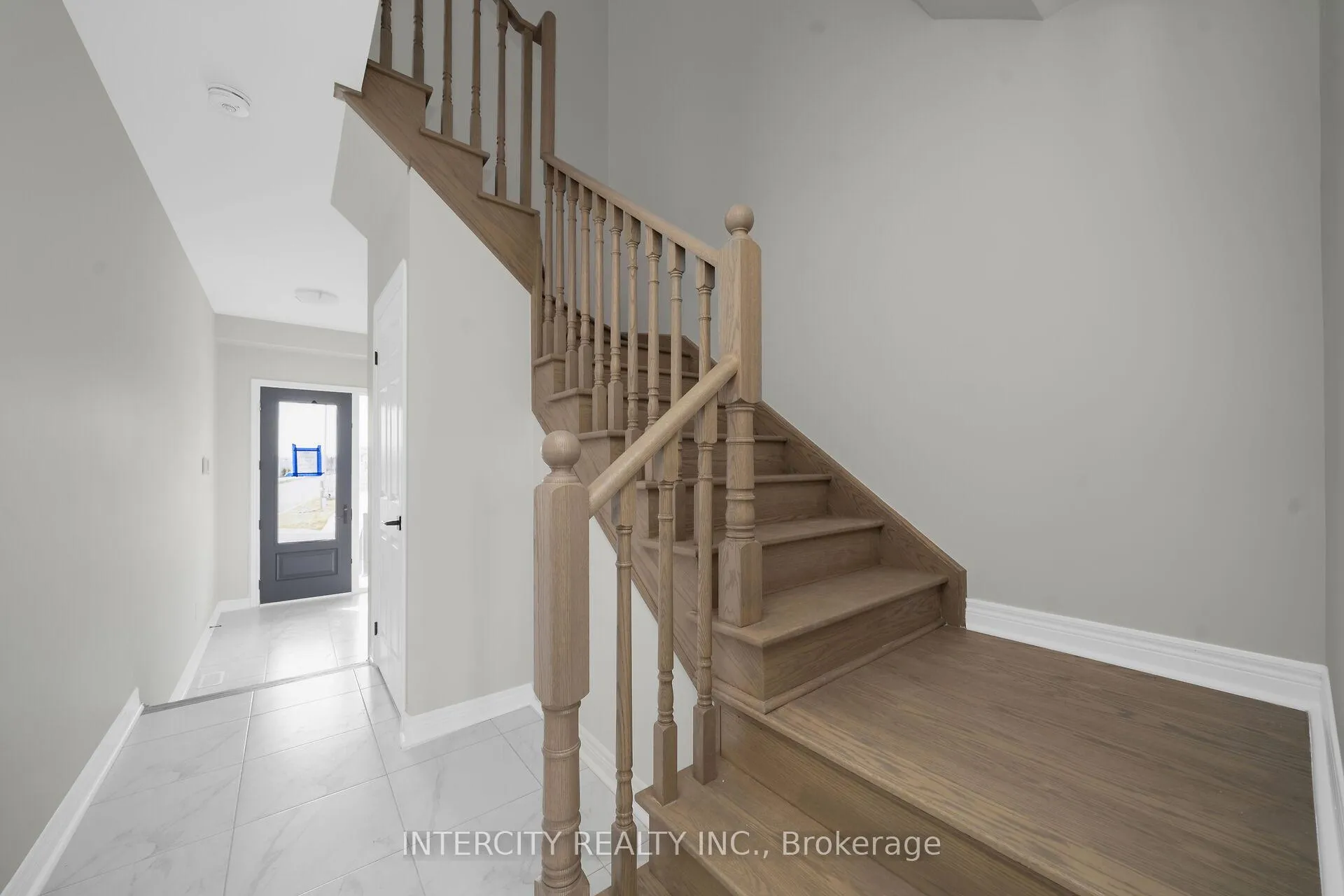 Photo 14 of 51 Johann Drive, Markham, Middlefield — HOMEH