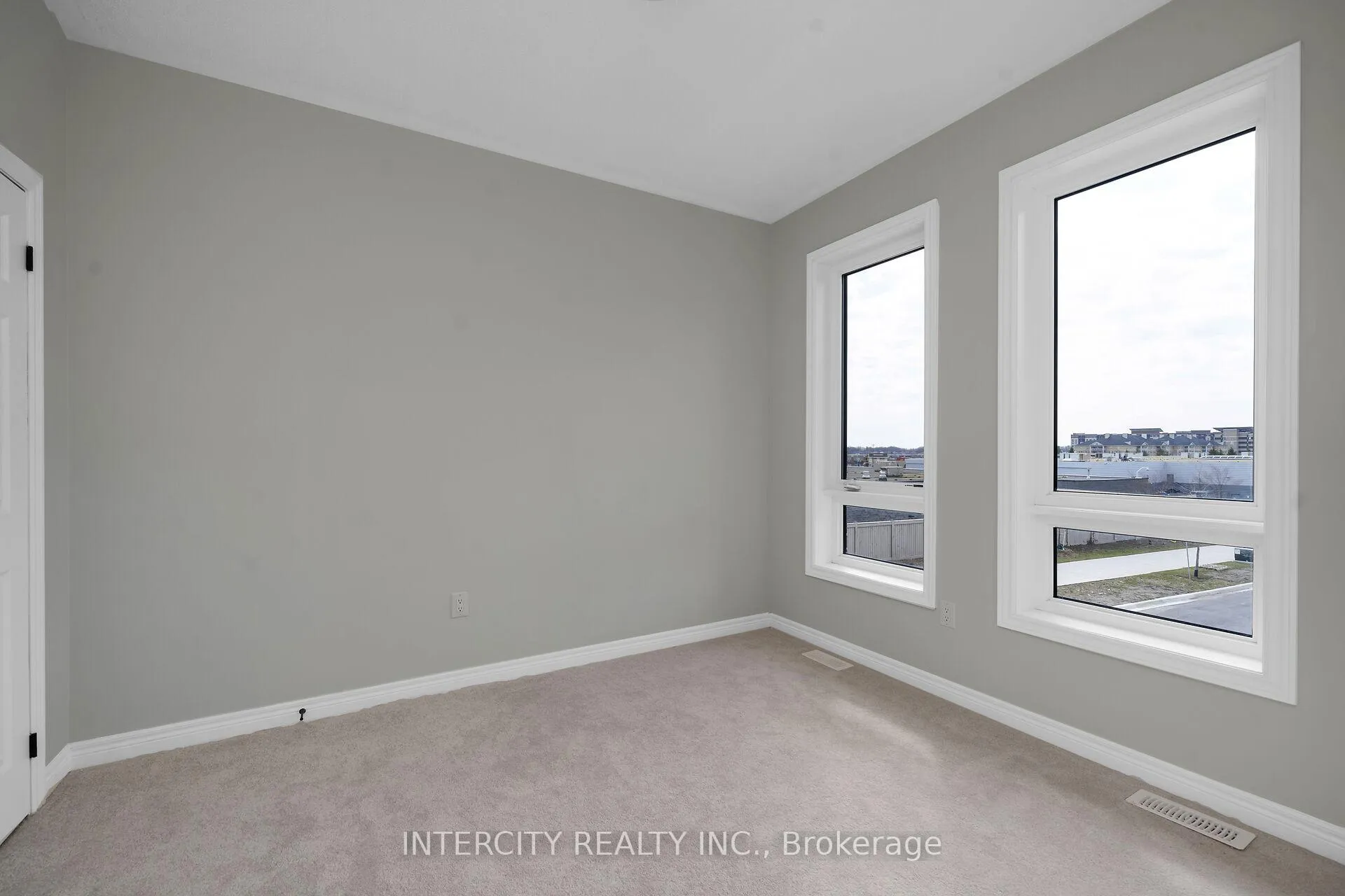 Photo 19 of 51 Johann Drive, Markham, Middlefield — HOMEH