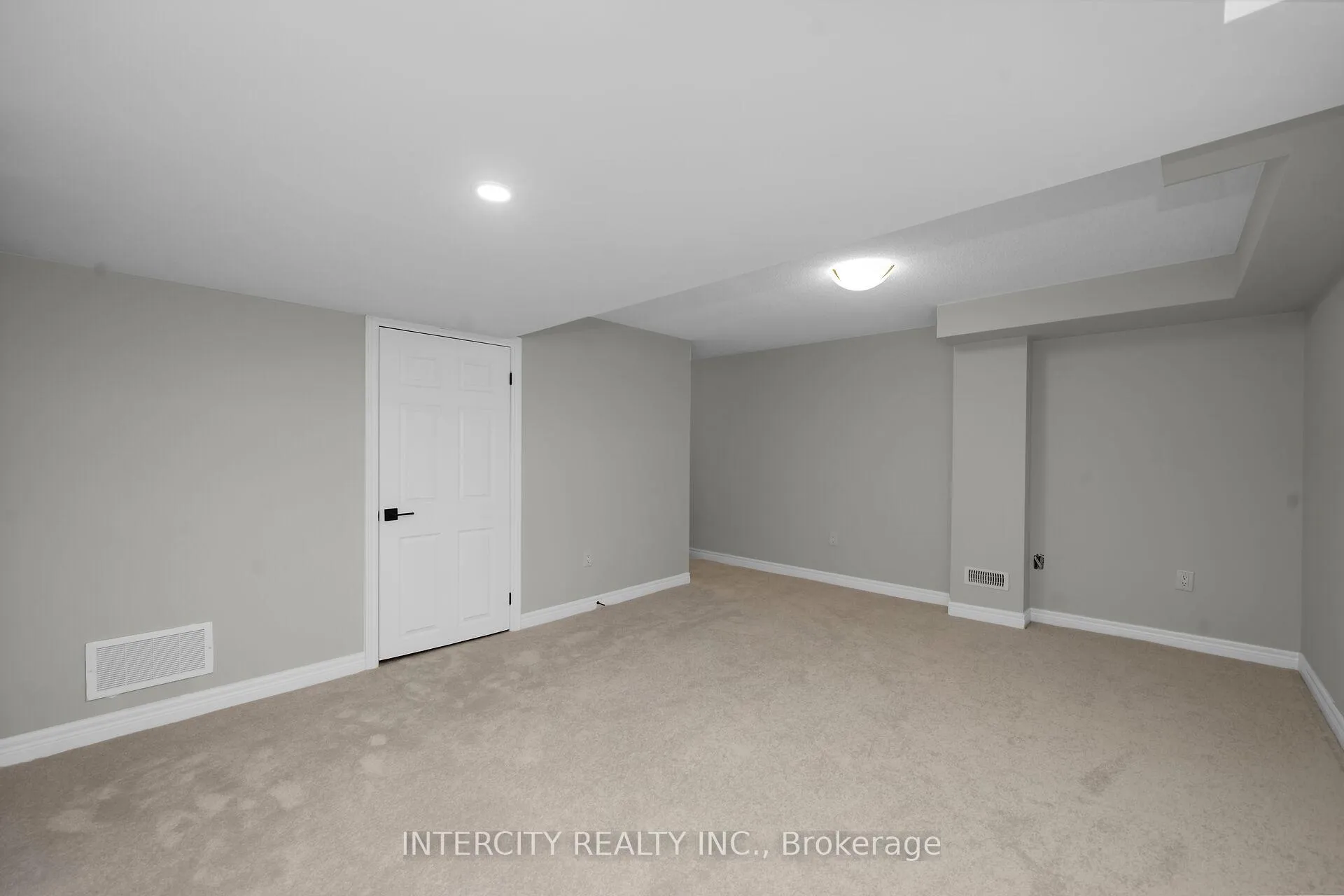 Photo 25 of 51 Johann Drive, Markham, Middlefield — HOMEH
