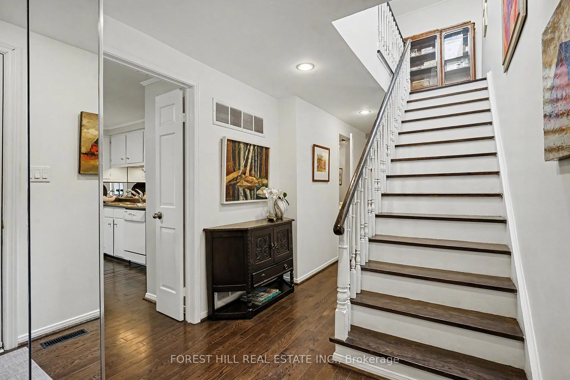 Photo 4 of 39 James Foxway, North York, Bayview Village — HOMEH