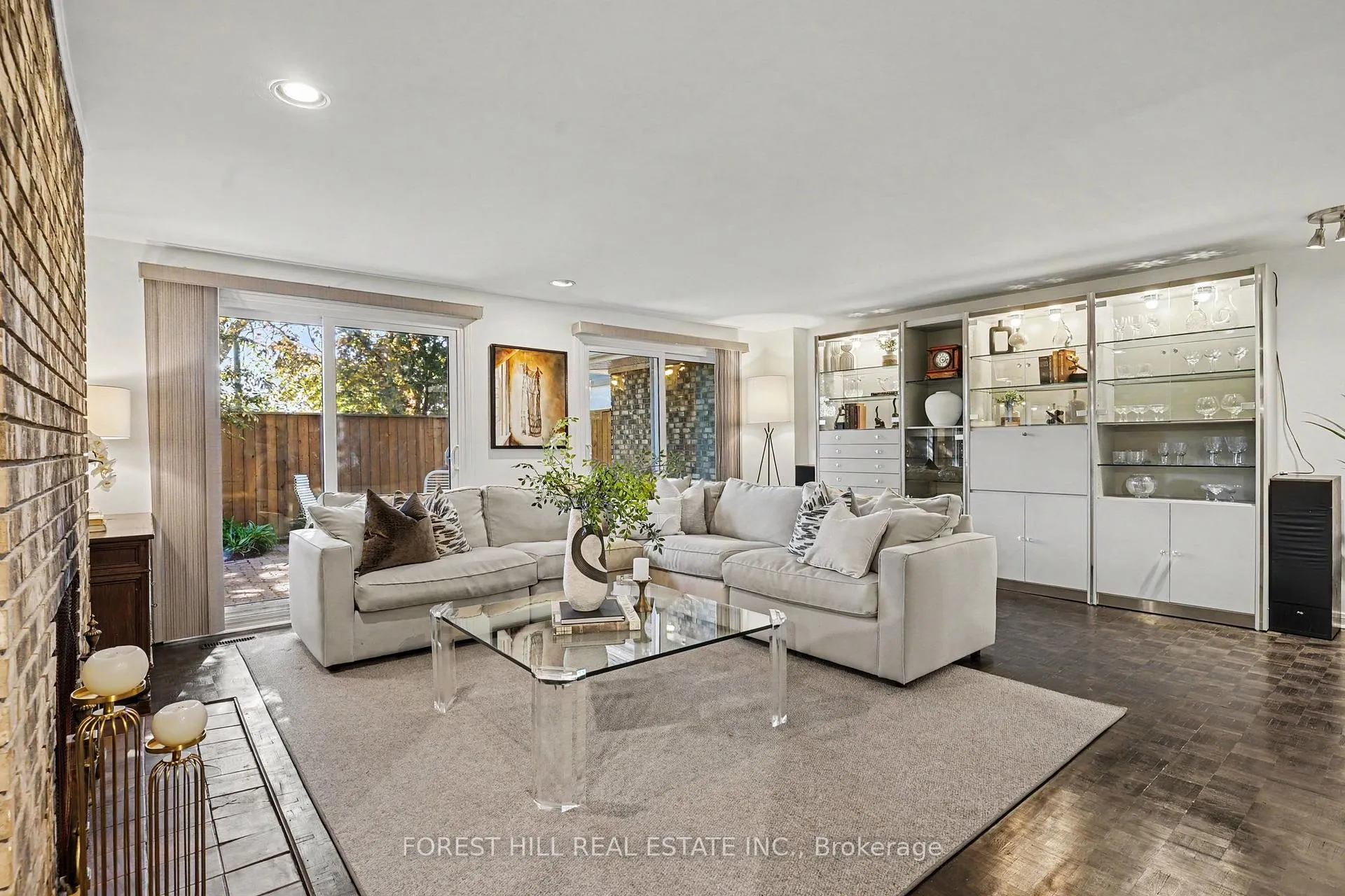 Photo 5 of 39 James Foxway, North York, Bayview Village — HOMEH