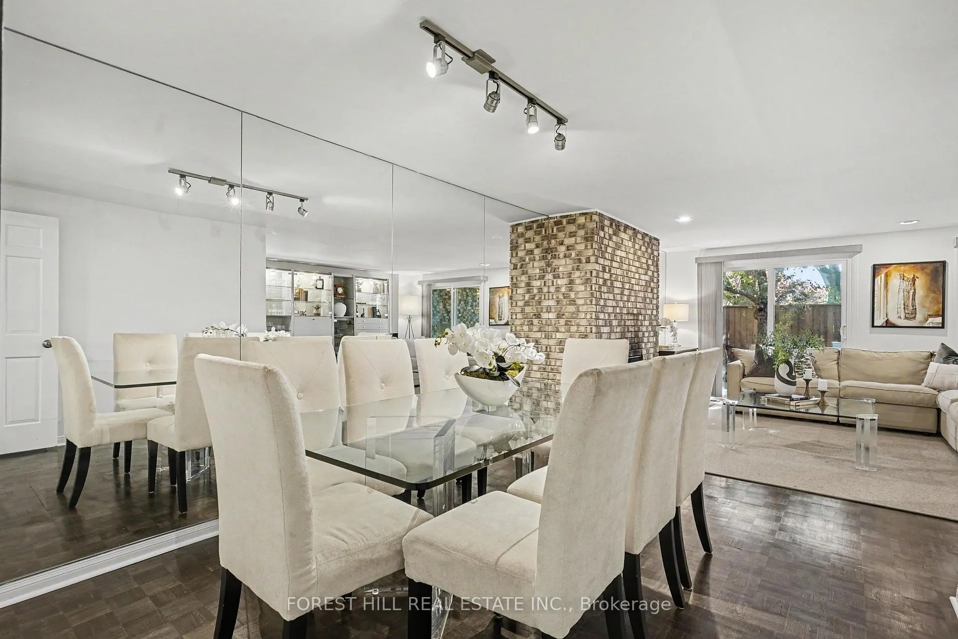 Photo 10 of 39 James Foxway, North York, Bayview Village — HOMEH