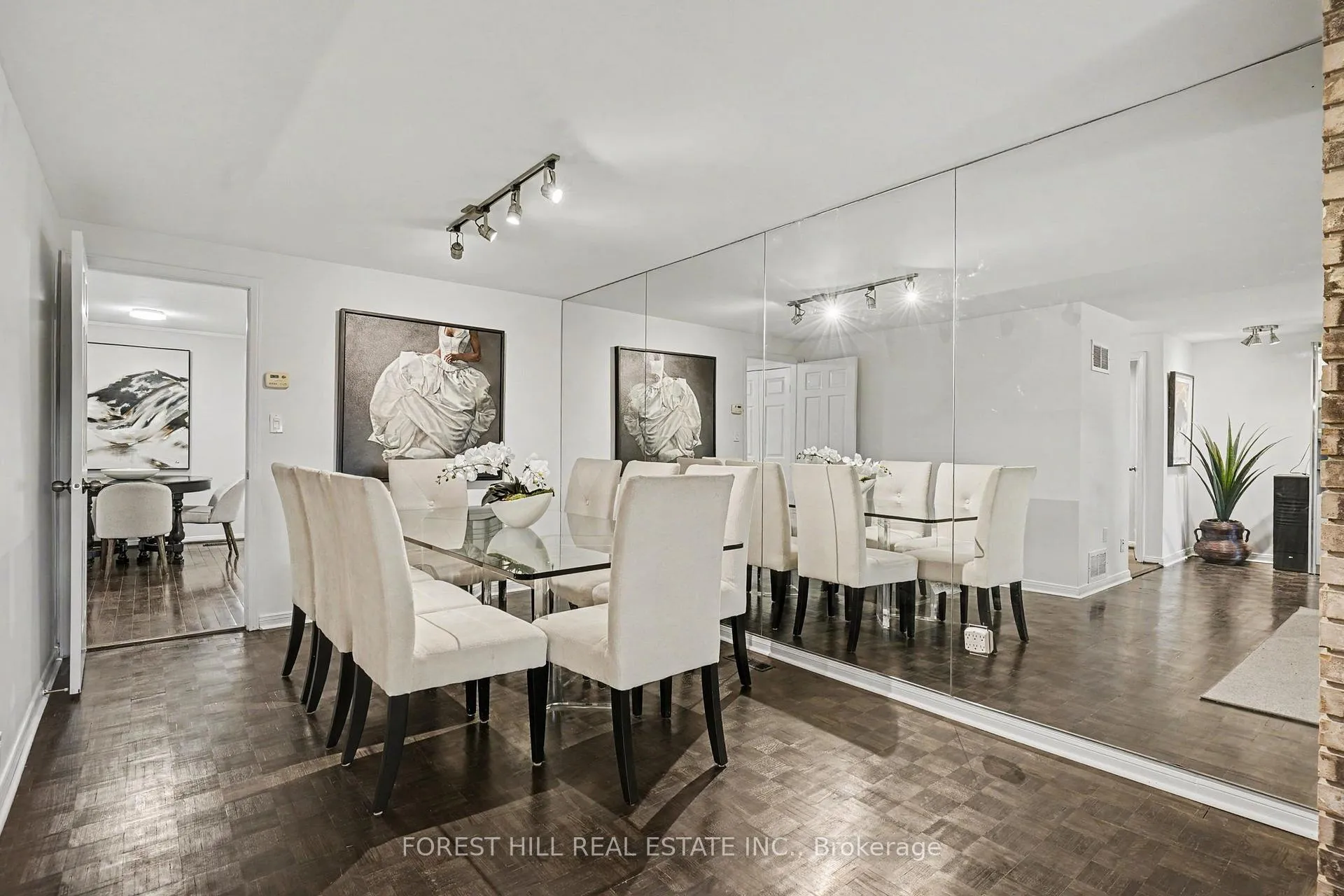 Photo 11 of 39 James Foxway, North York, Bayview Village — HOMEH