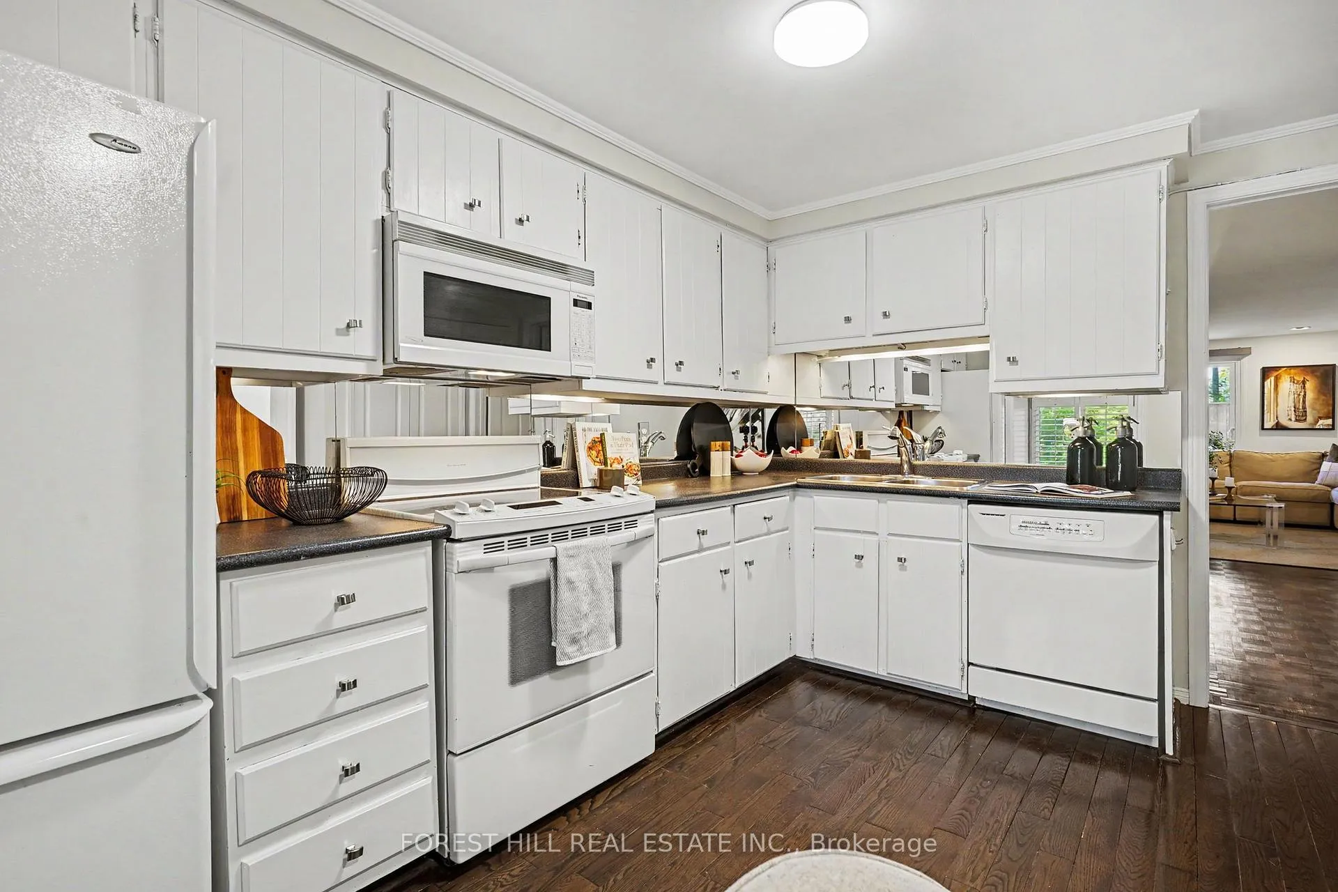 Photo 16 of 39 James Foxway, North York, Bayview Village — HOMEH