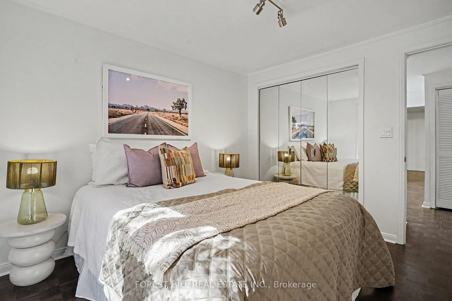 Photo 19 of 39 James Foxway, North York, Bayview Village — HOMEH