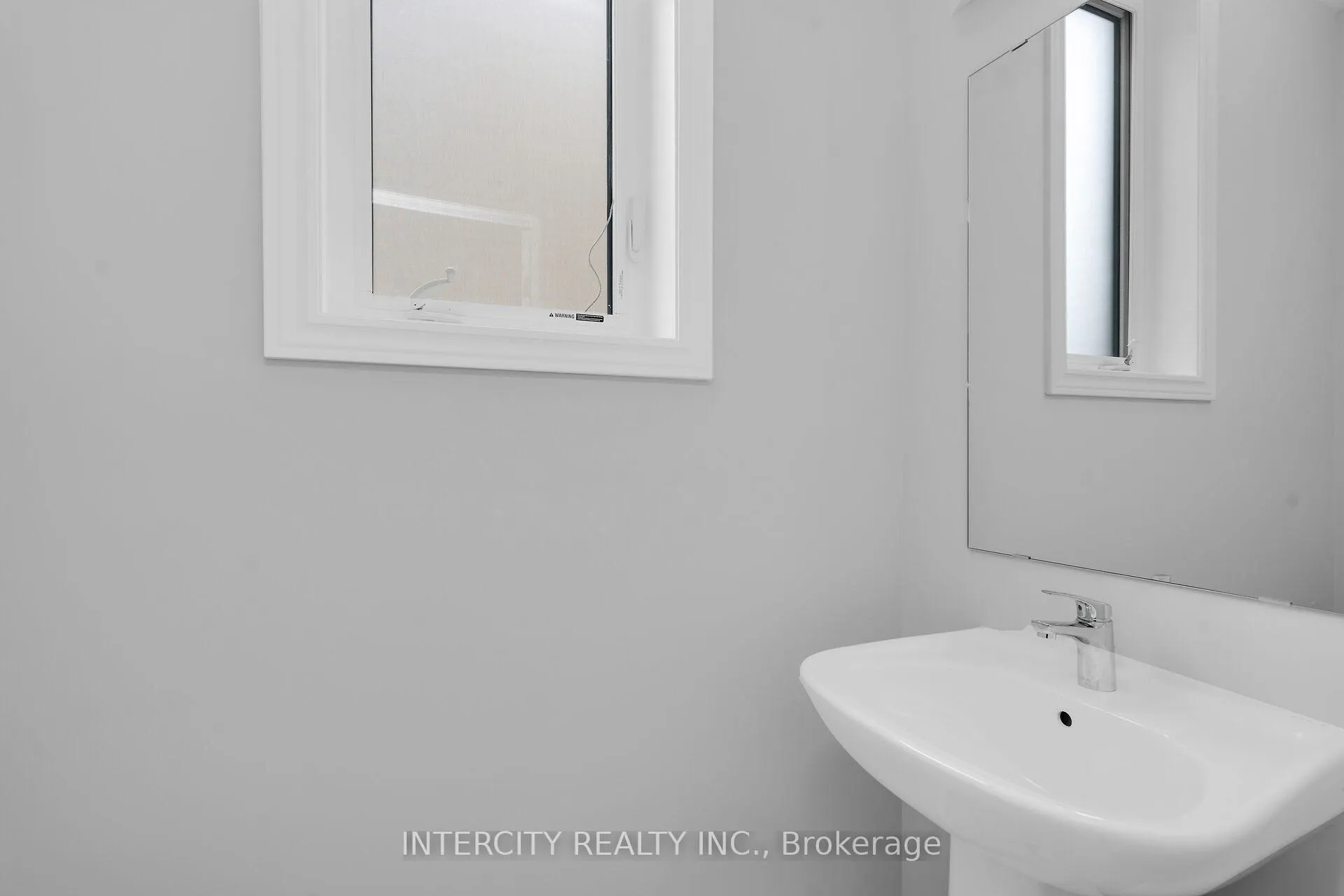 Photo 13 of 182 Mumbai Drive, Markham, Middlefield — HOMEH