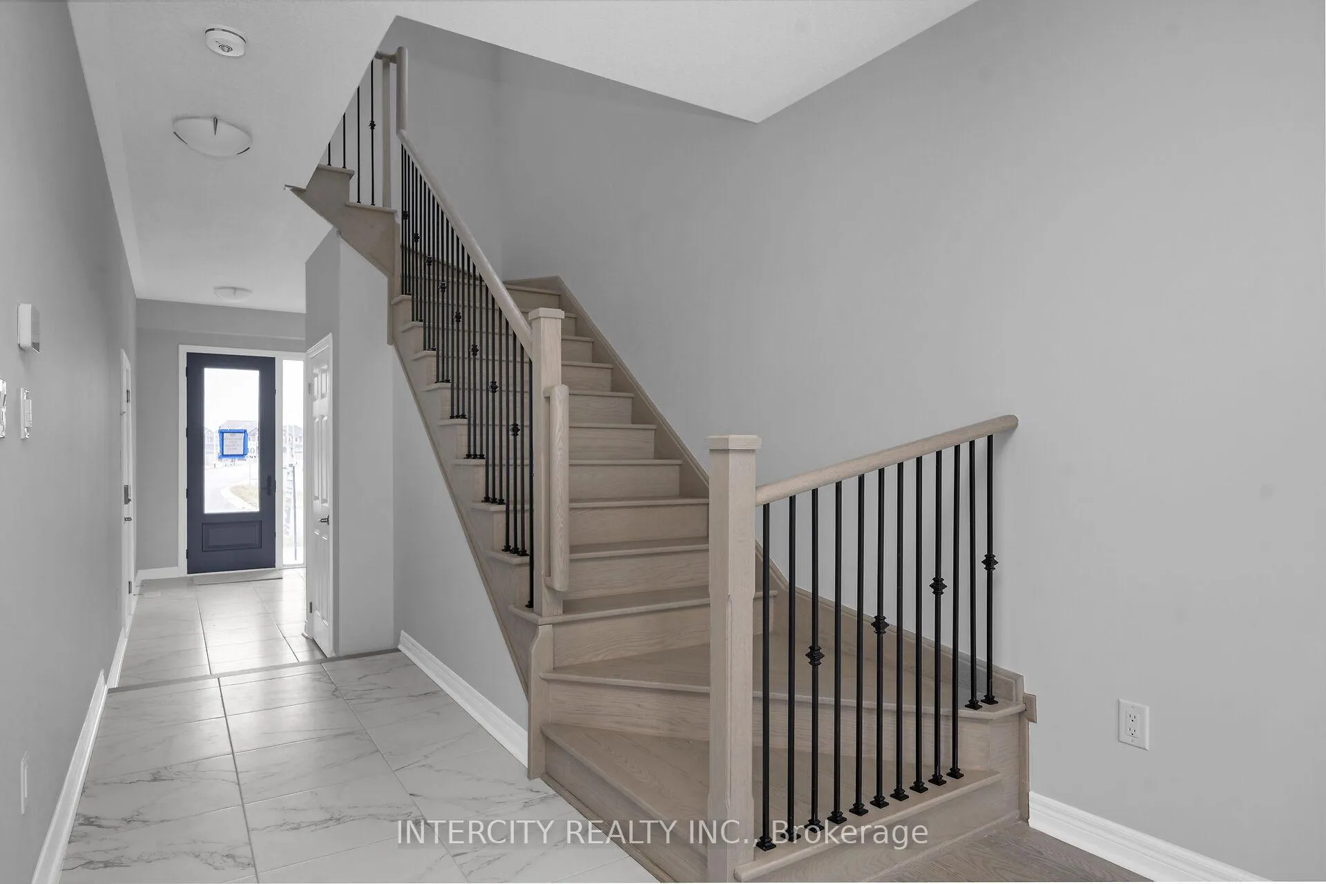 Photo 14 of 182 Mumbai Drive, Markham, Middlefield — HOMEH