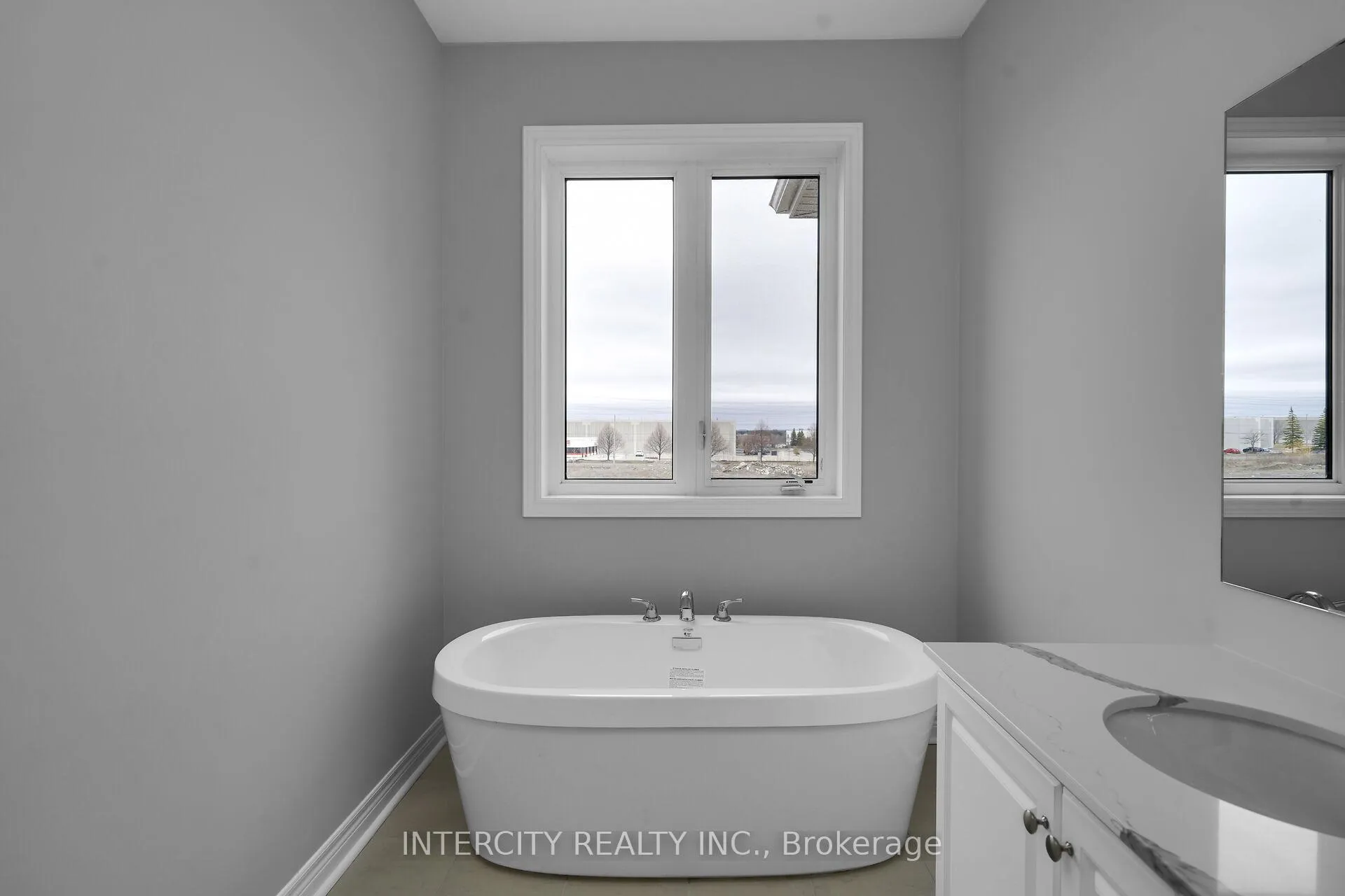 Photo 18 of 182 Mumbai Drive, Markham, Middlefield — HOMEH