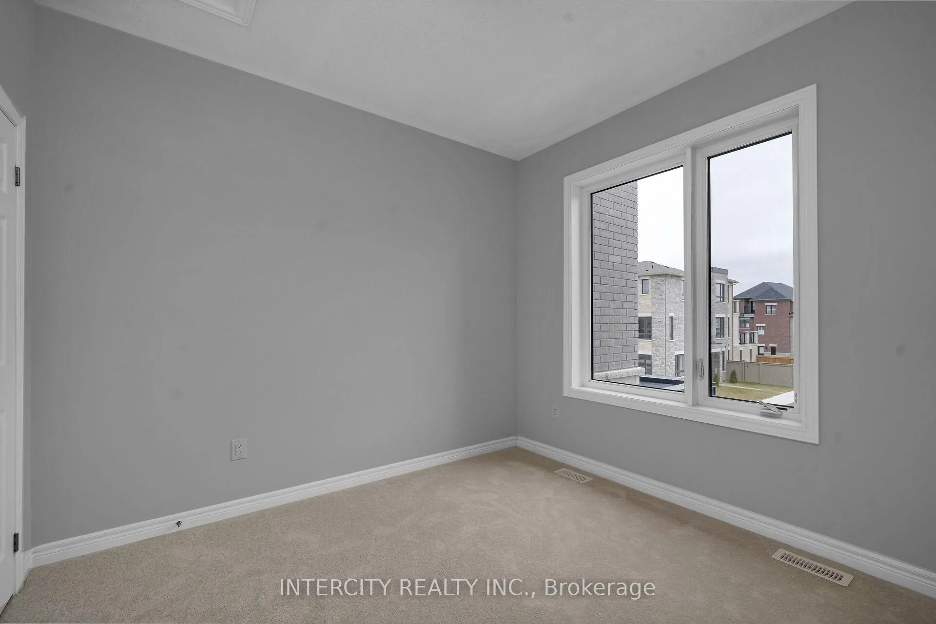 Photo 19 of 182 Mumbai Drive, Markham, Middlefield — HOMEH
