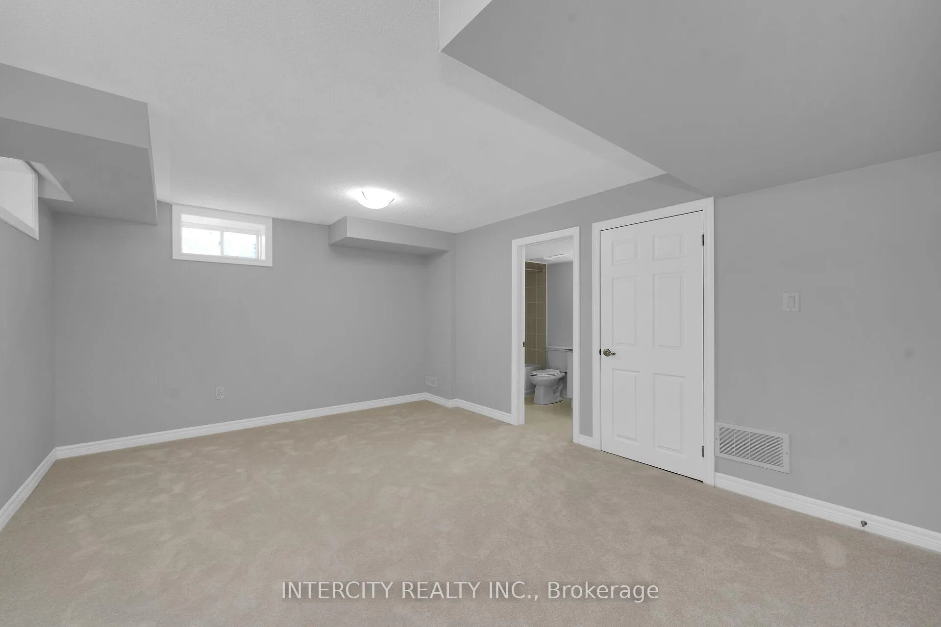 Photo 24 of 182 Mumbai Drive, Markham, Middlefield — HOMEH
