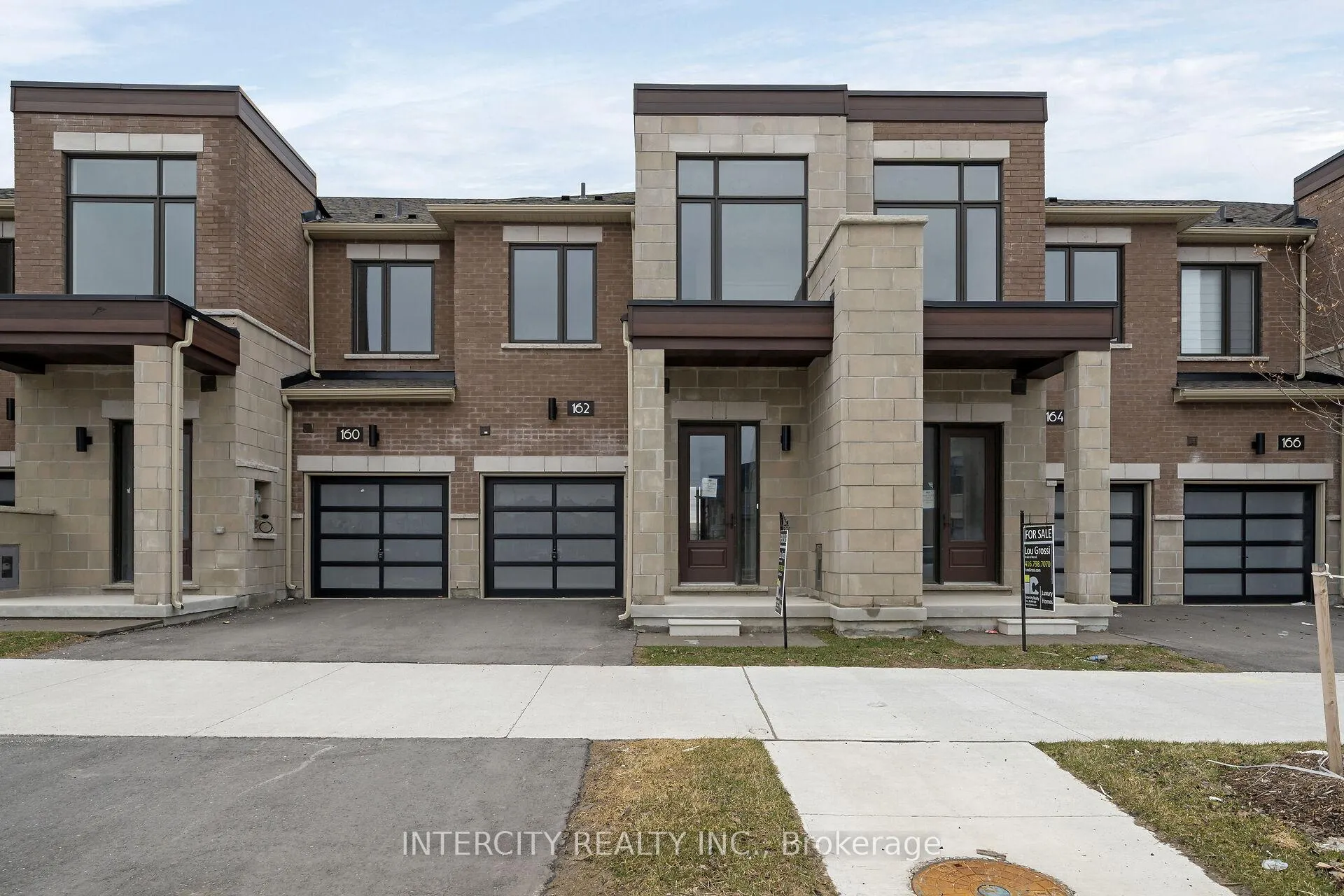 Photo 1 of 162 Mumbai Drive, Markham, Middlefield — HOMEH