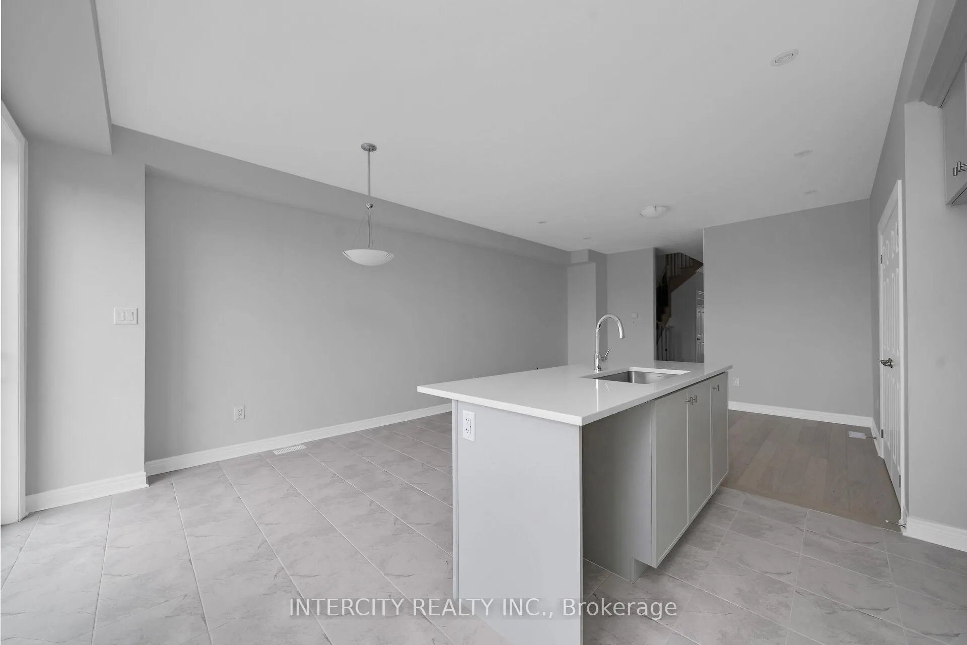 Photo 11 of 162 Mumbai Drive, Markham, Middlefield — HOMEH