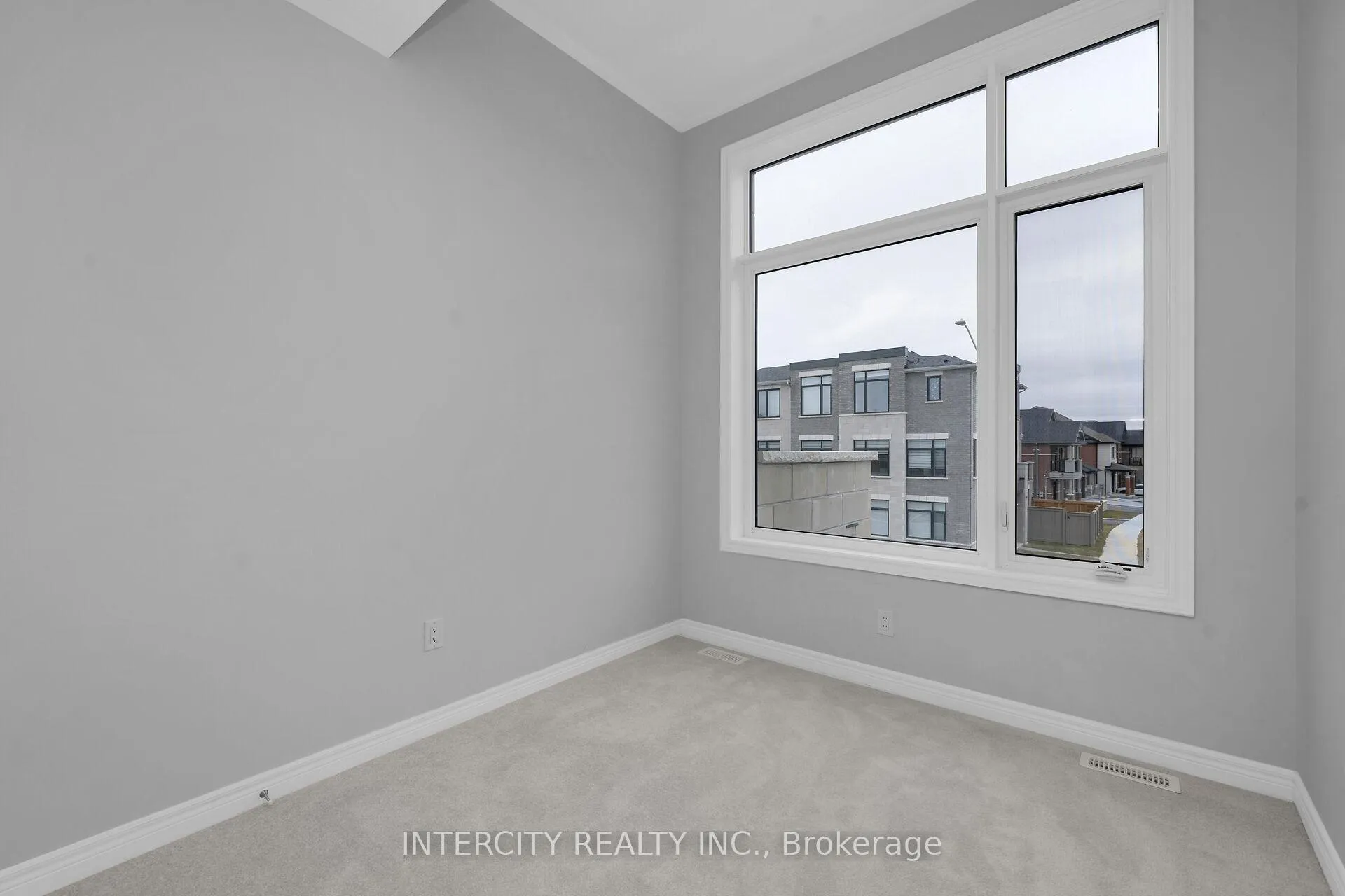 Photo 19 of 162 Mumbai Drive, Markham, Middlefield — HOMEH